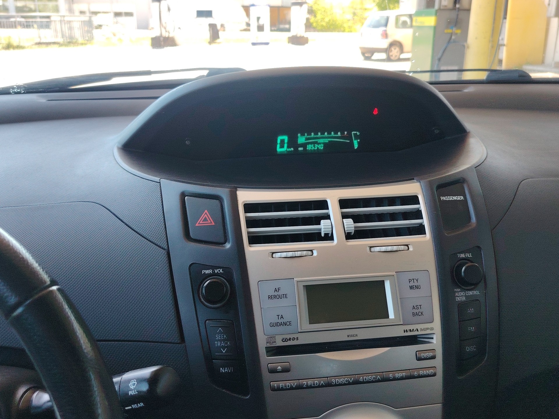 TOYOTA Yaris 1.3 City-image-13