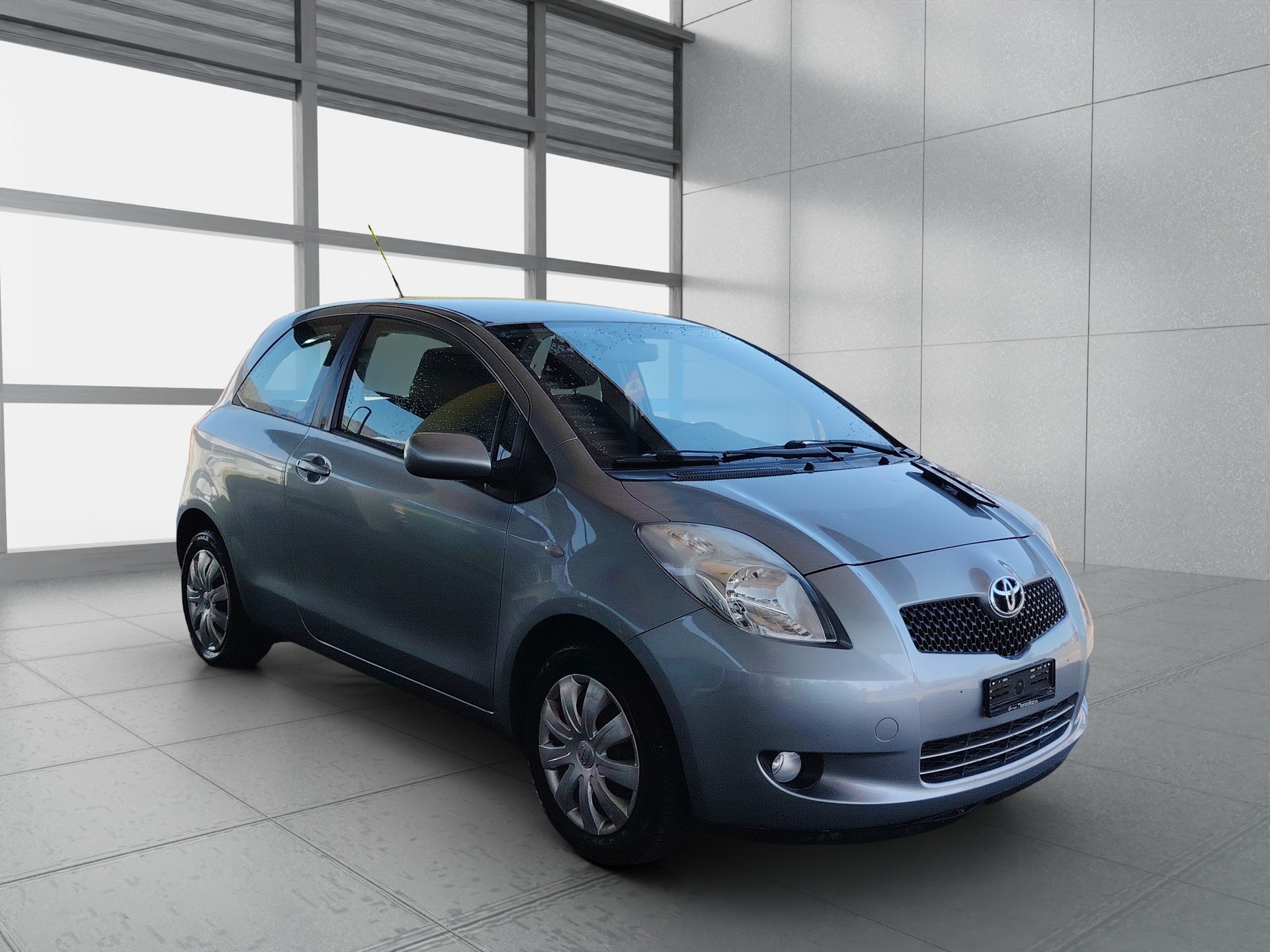 TOYOTA Yaris 1.3 City-image-2