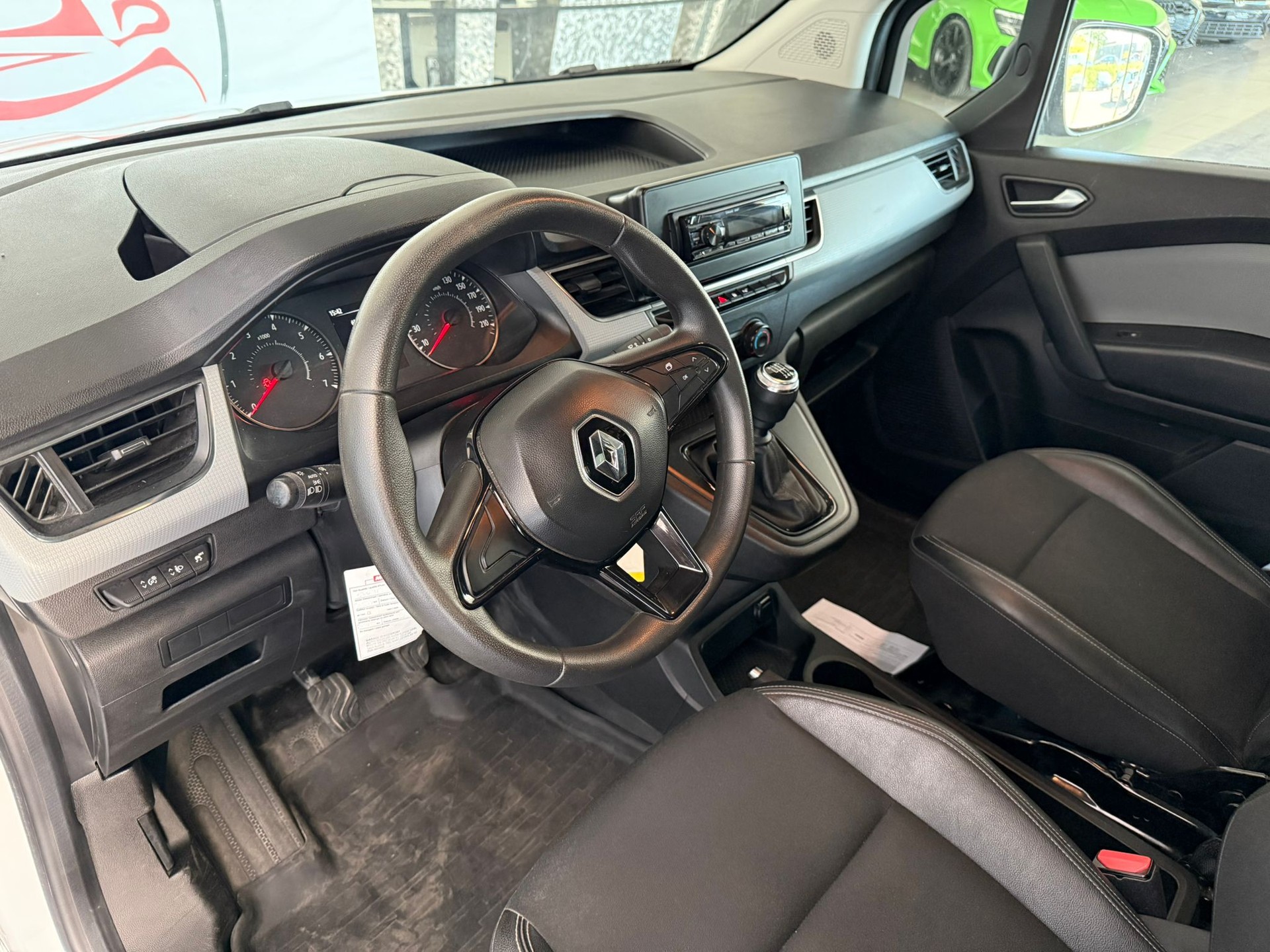 RENAULT Kangoo Van 1.3TCe Open Sesame 100 PF Edition One-image-12