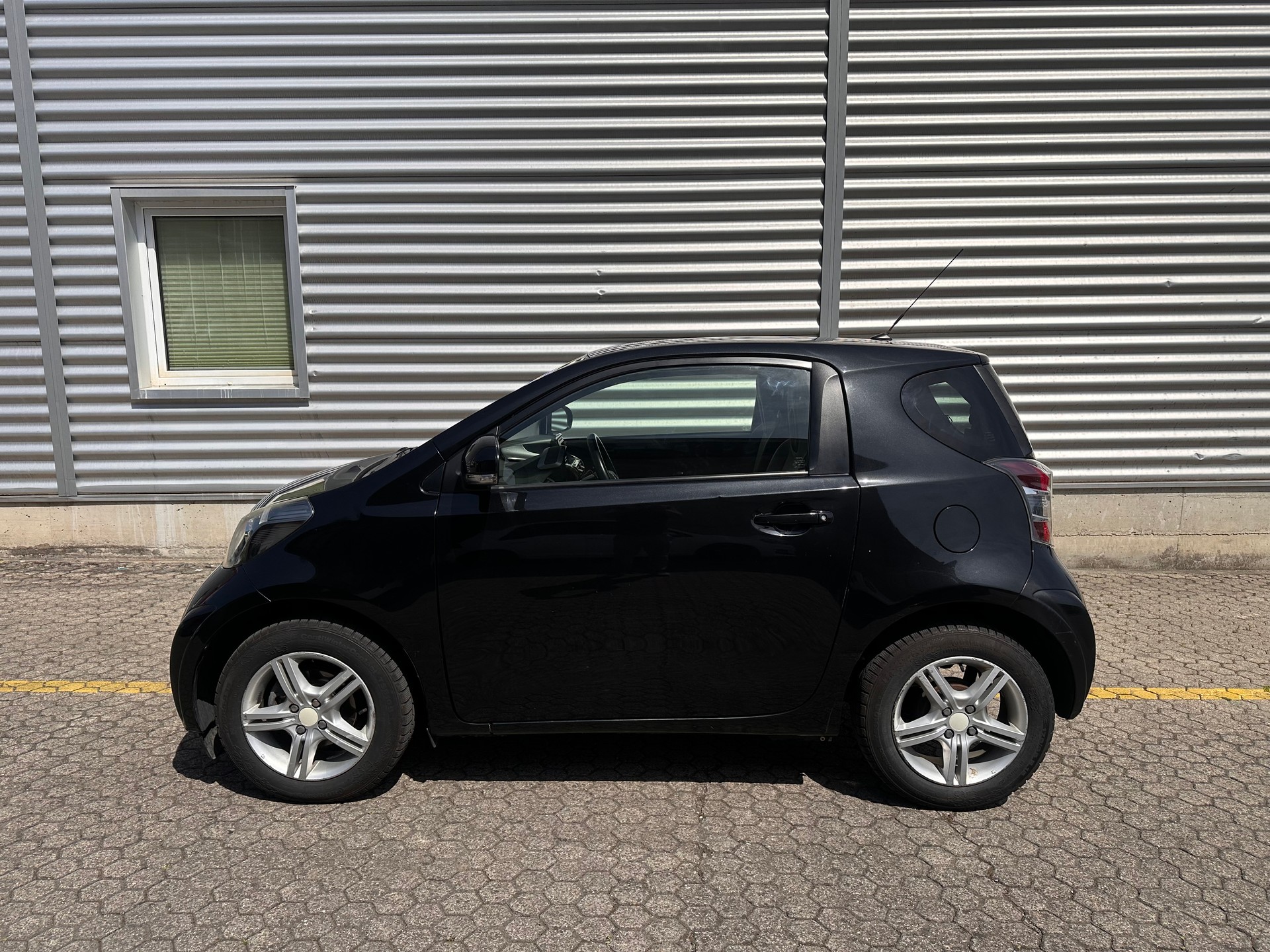 TOYOTA iQ2 1.0 VVT-i-image-3