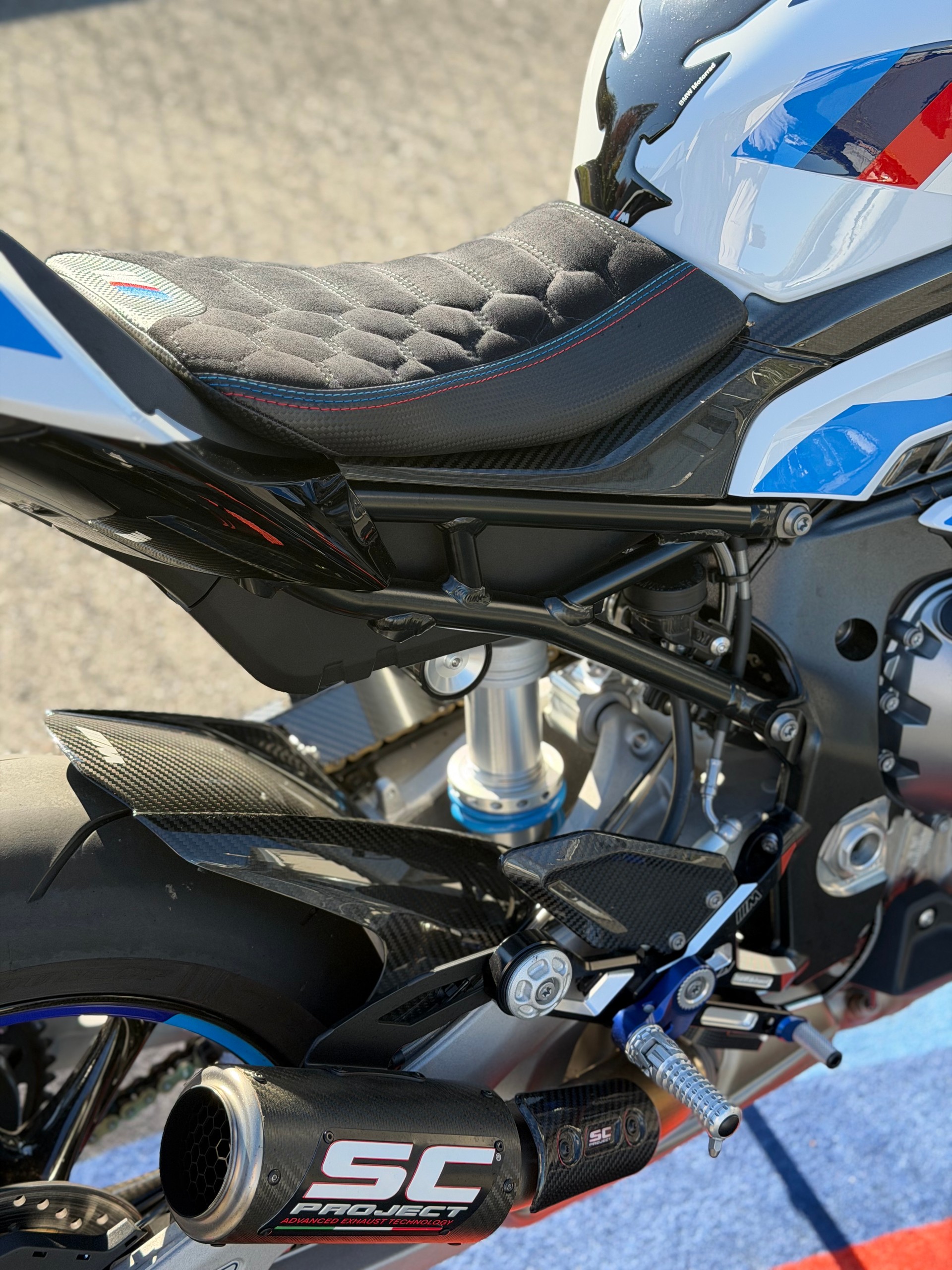 BMW M 1000 RR-image-4