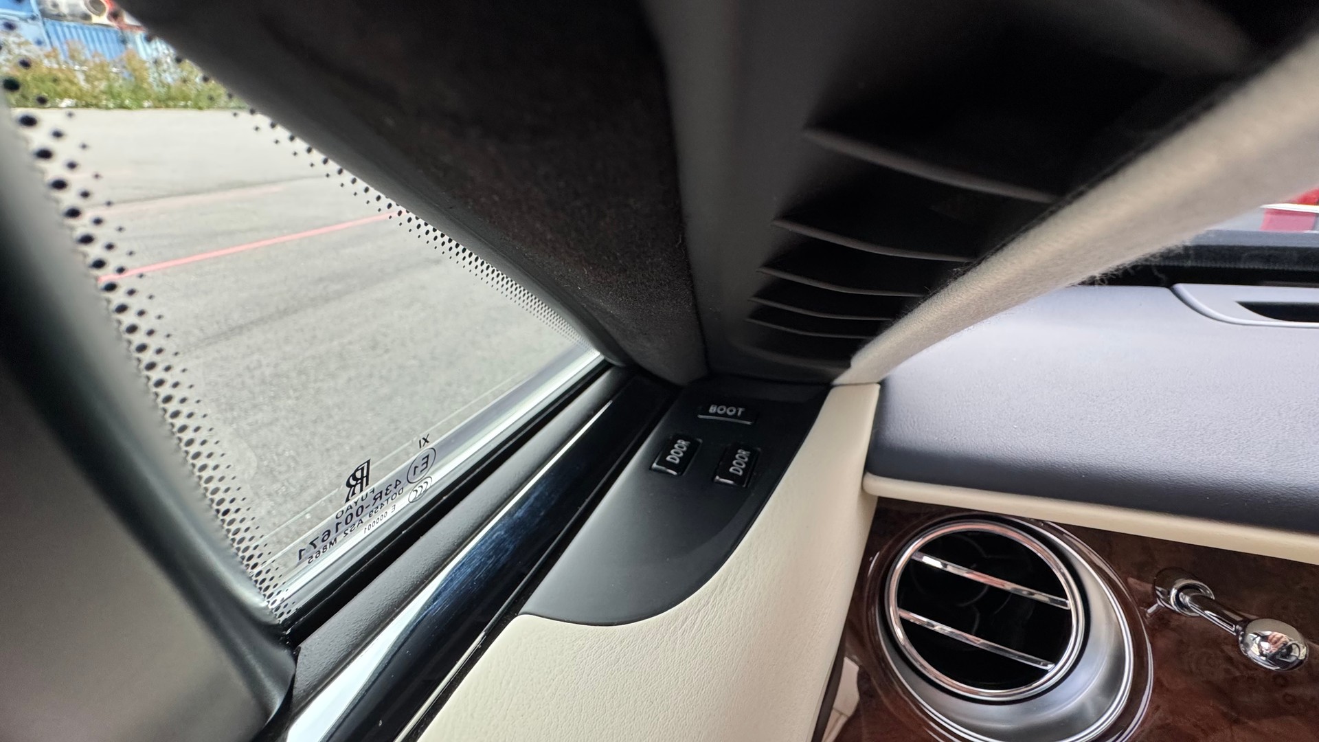 ROLLS-ROYCE Wraith 6.6 V12-image-18