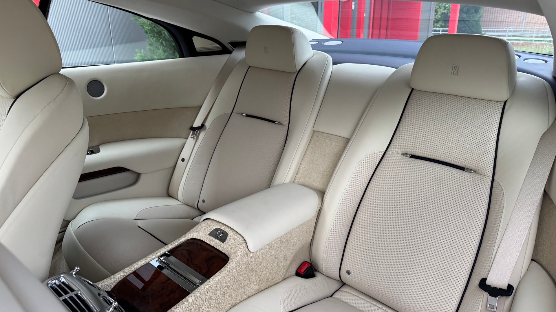 ROLLS-ROYCE Wraith 6.6 V12-image-9