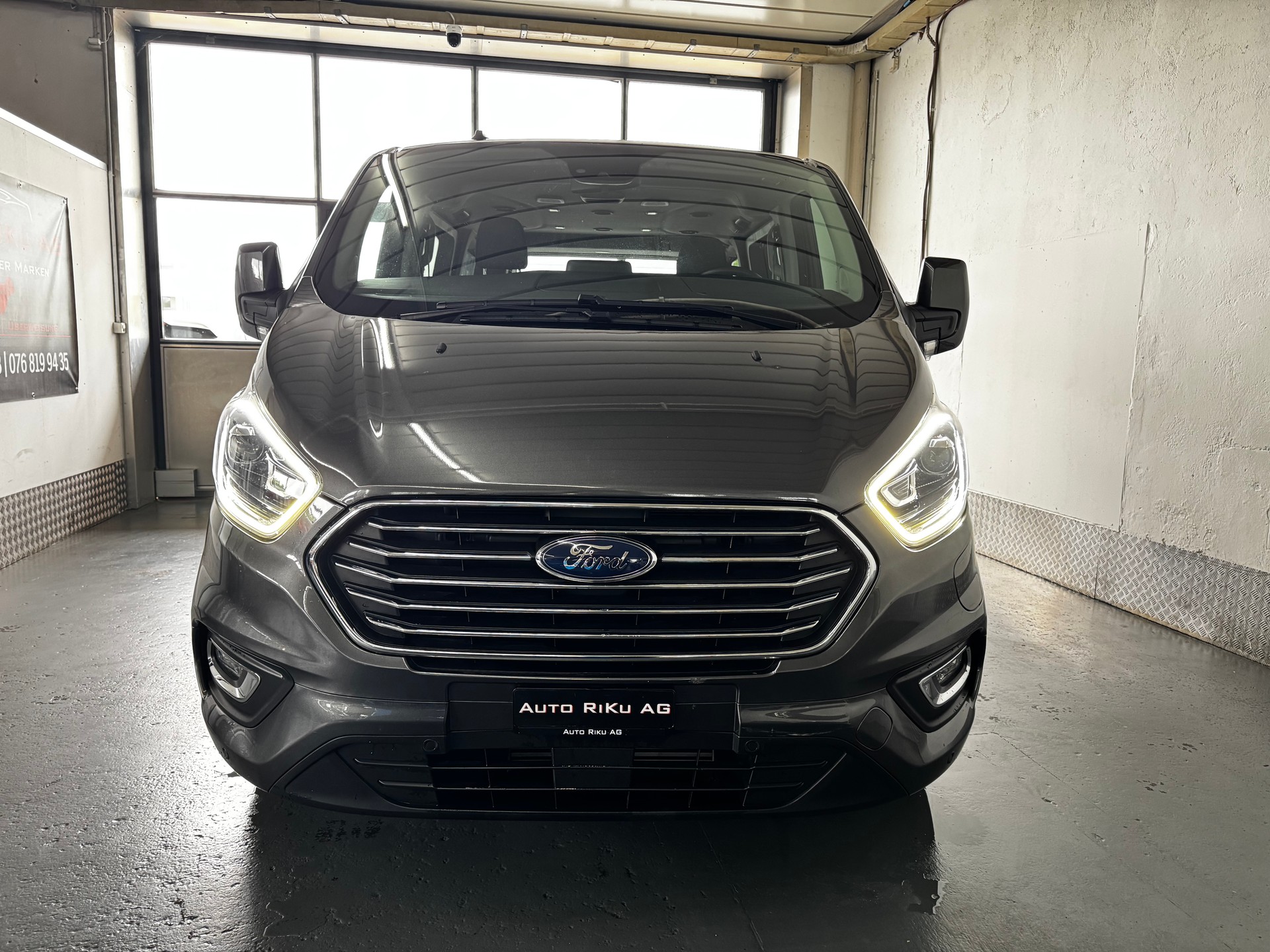FORD Tourneo Custom 320 L1H1 Titanium PHEV-image-4