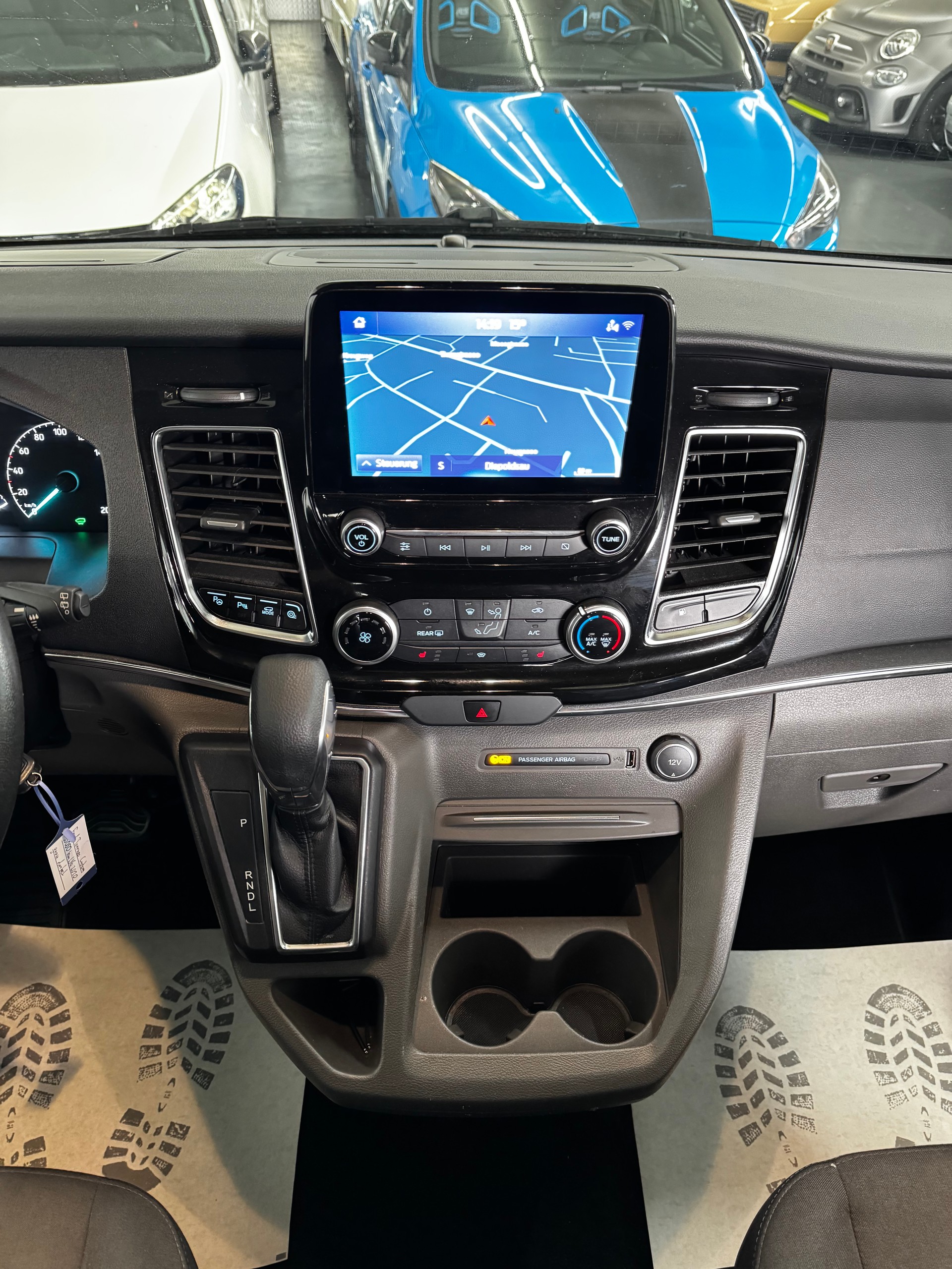 FORD Tourneo Custom 320 L1H1 Titanium PHEV-image-16