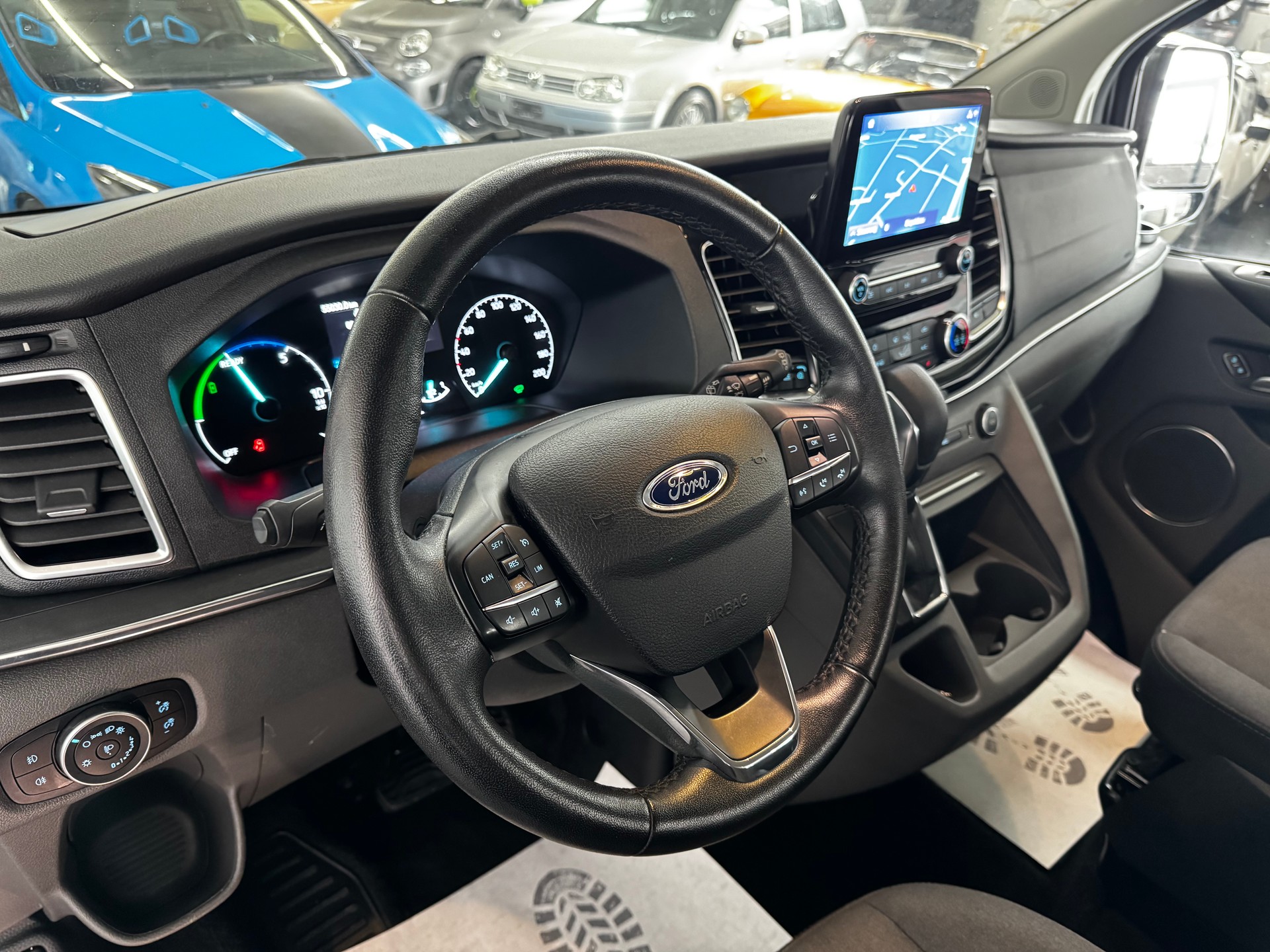 FORD Tourneo Custom 320 L1H1 Titanium PHEV-image-12