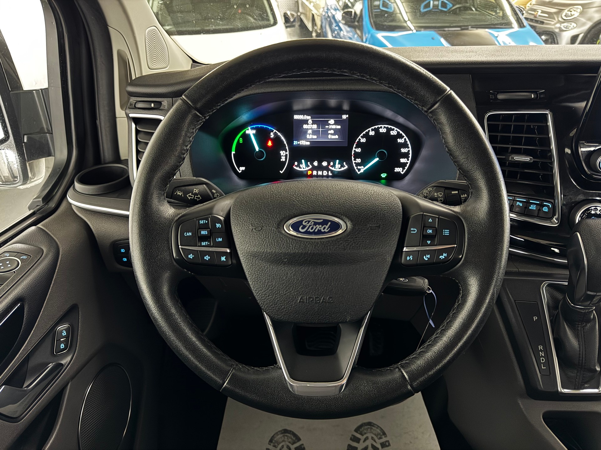FORD Tourneo Custom 320 L1H1 Titanium PHEV-image-18