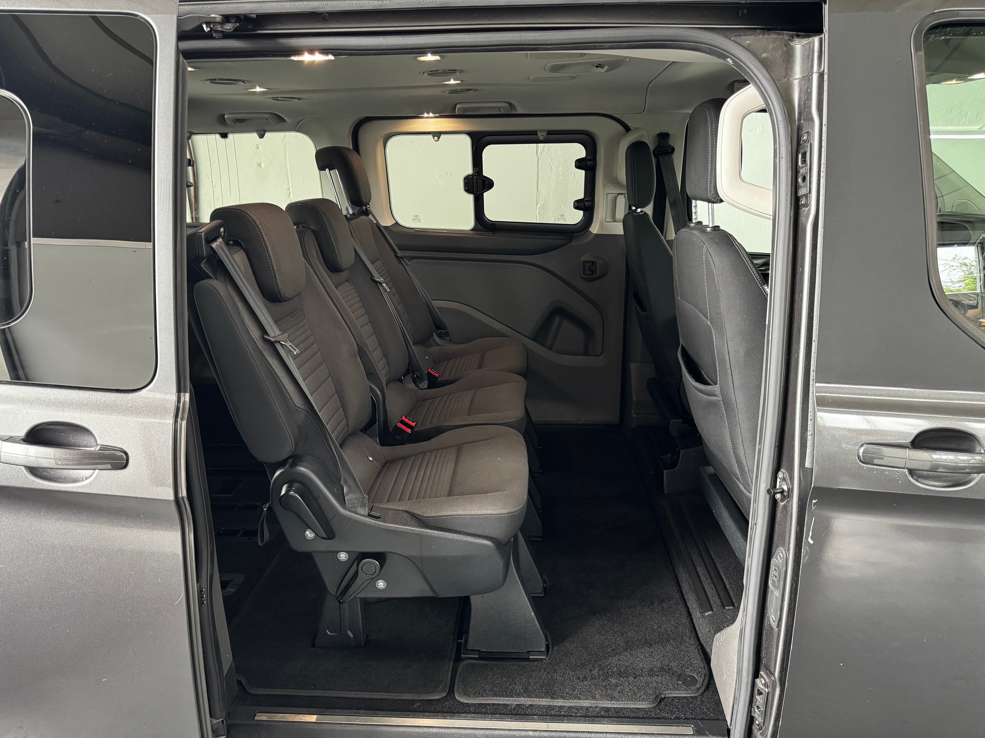 FORD Tourneo Custom 320 L1H1 Titanium PHEV-image-21