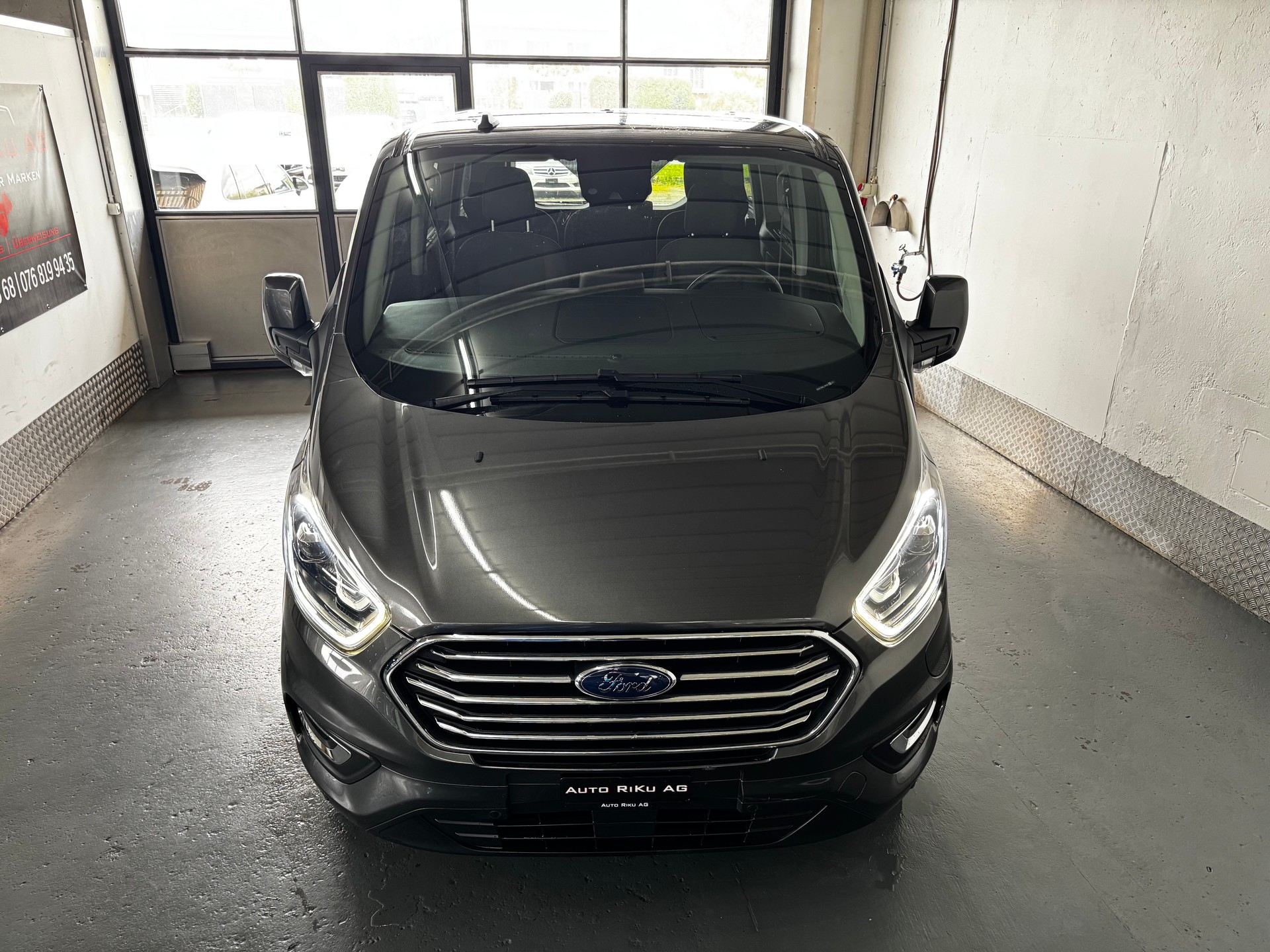 FORD Tourneo Custom 320 L1H1 Titanium PHEV-showroom-element-3