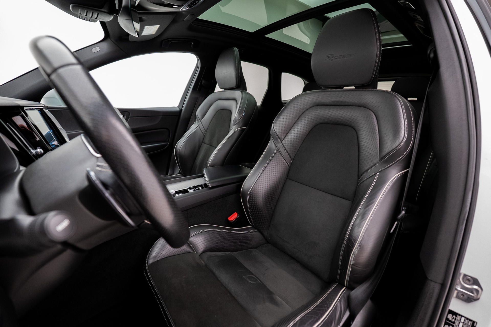 VOLVO XC60 T5 AWD R-Design Geartronic-image-7