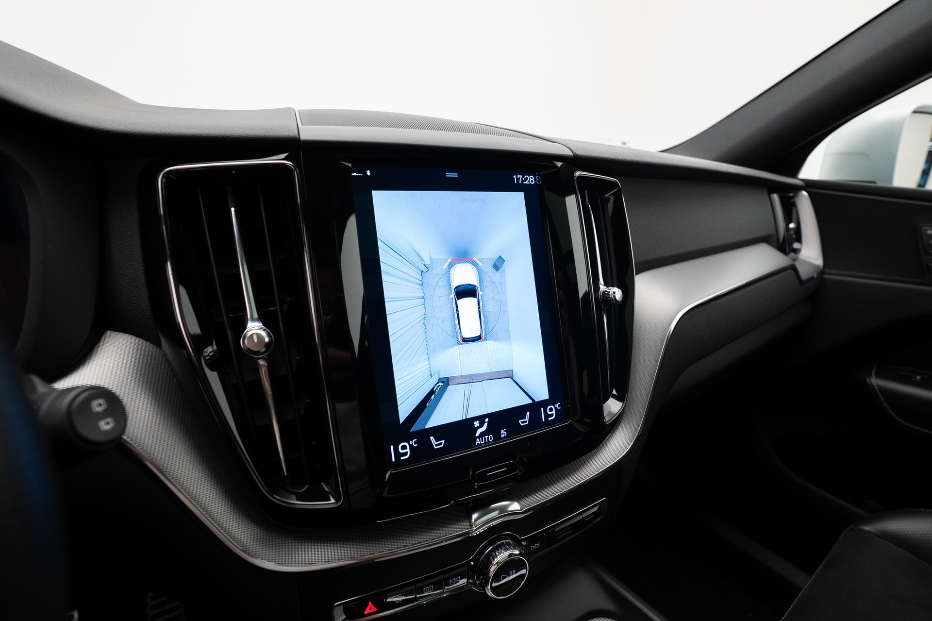 VOLVO XC60 T5 AWD R-Design Geartronic-image-9