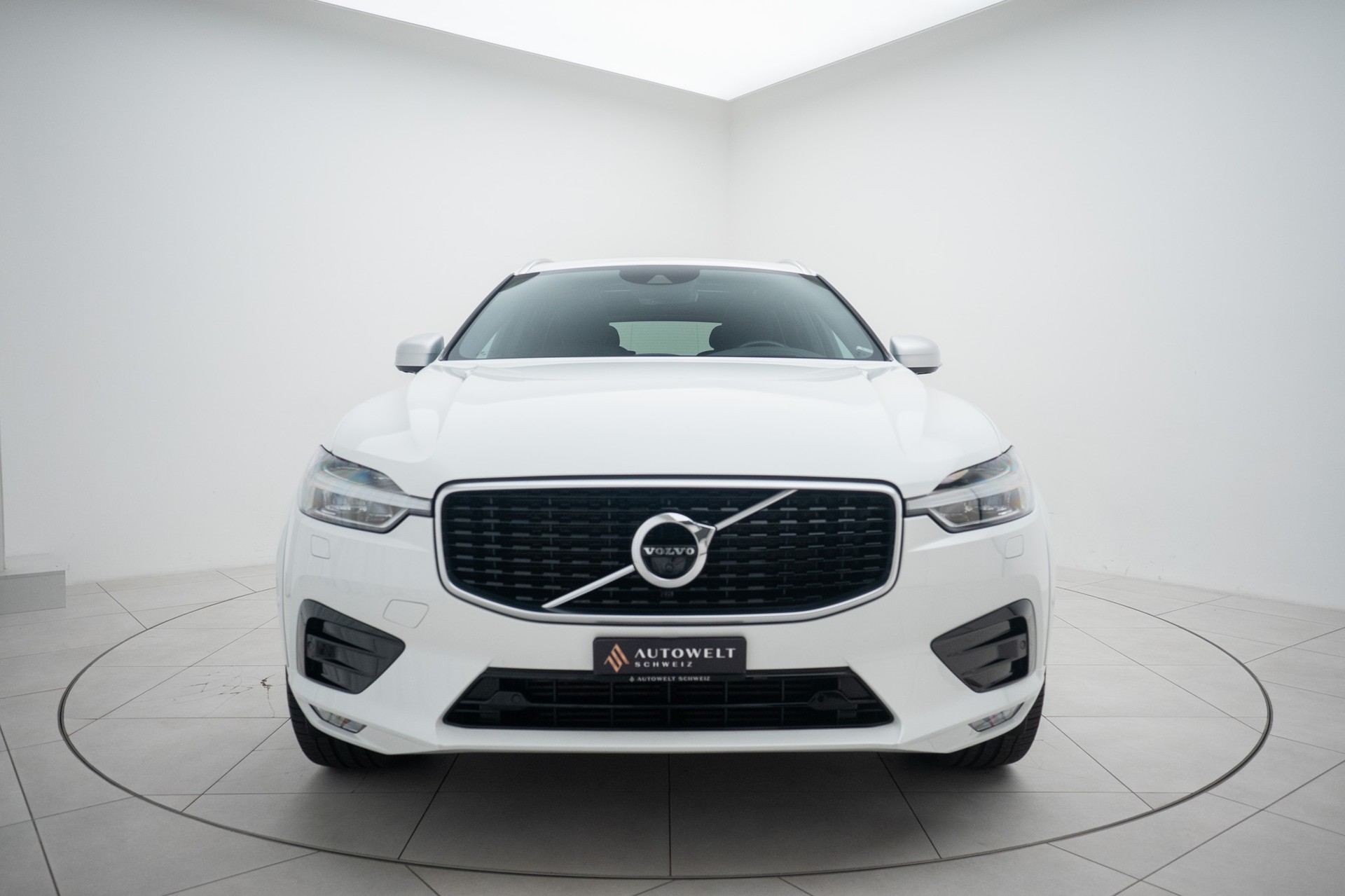 VOLVO XC60 T5 AWD R-Design Geartronic-showroom-element-3