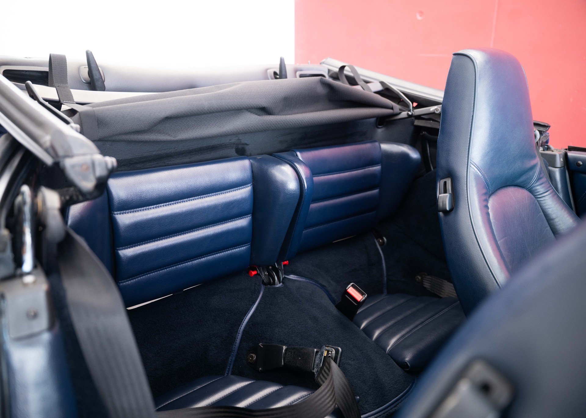 PORSCHE 911 Carrera 3.2 Cabrio WTL (100% original, certified low mileage, L999 paint, restored, fully documented)-image-26