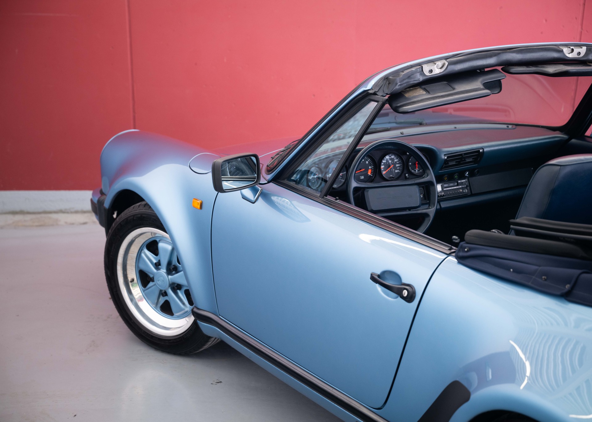 PORSCHE 911 Carrera 3.2 Cabrio WTL (100% original, certified low mileage, L999 paint, restored, fully documented)-image-12
