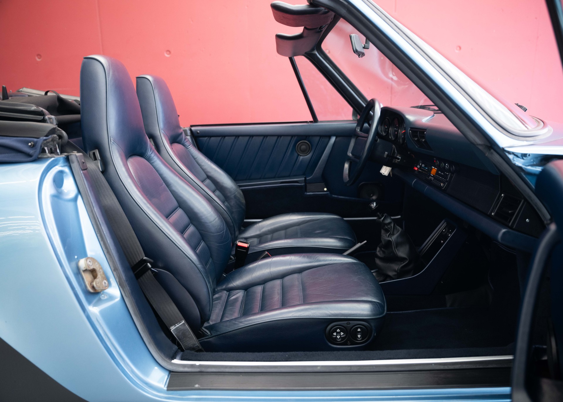 PORSCHE 911 Carrera 3.2 Cabrio WTL (100% original, certified low mileage, L999 paint, restored, fully documented)-image-24