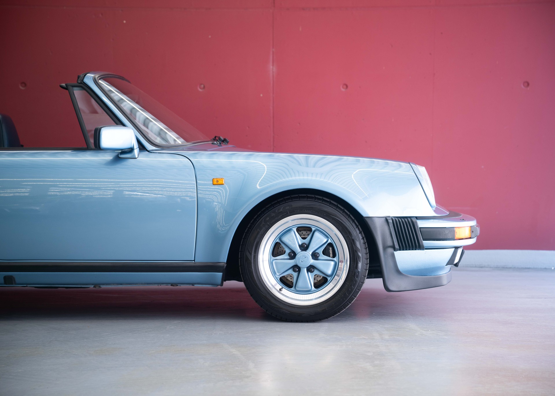 PORSCHE 911 Carrera 3.2 Cabrio WTL (100% original, certified low mileage, L999 paint, restored, fully documented)-image-9