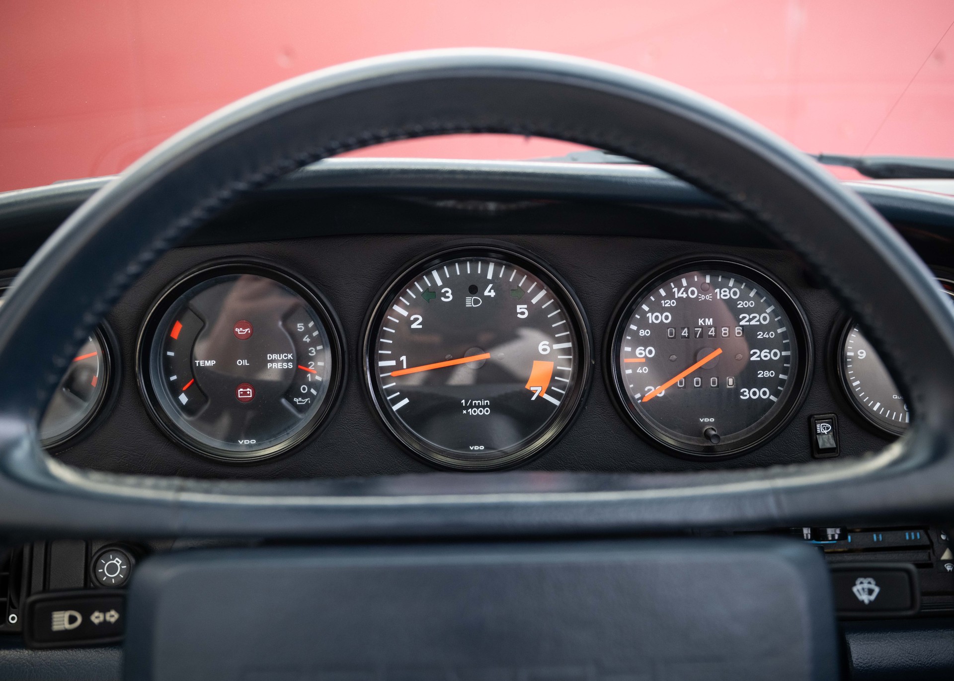 PORSCHE 911 Carrera 3.2 Cabrio WTL (100% original, certified low mileage, L999 paint, restored, fully documented)-image-27