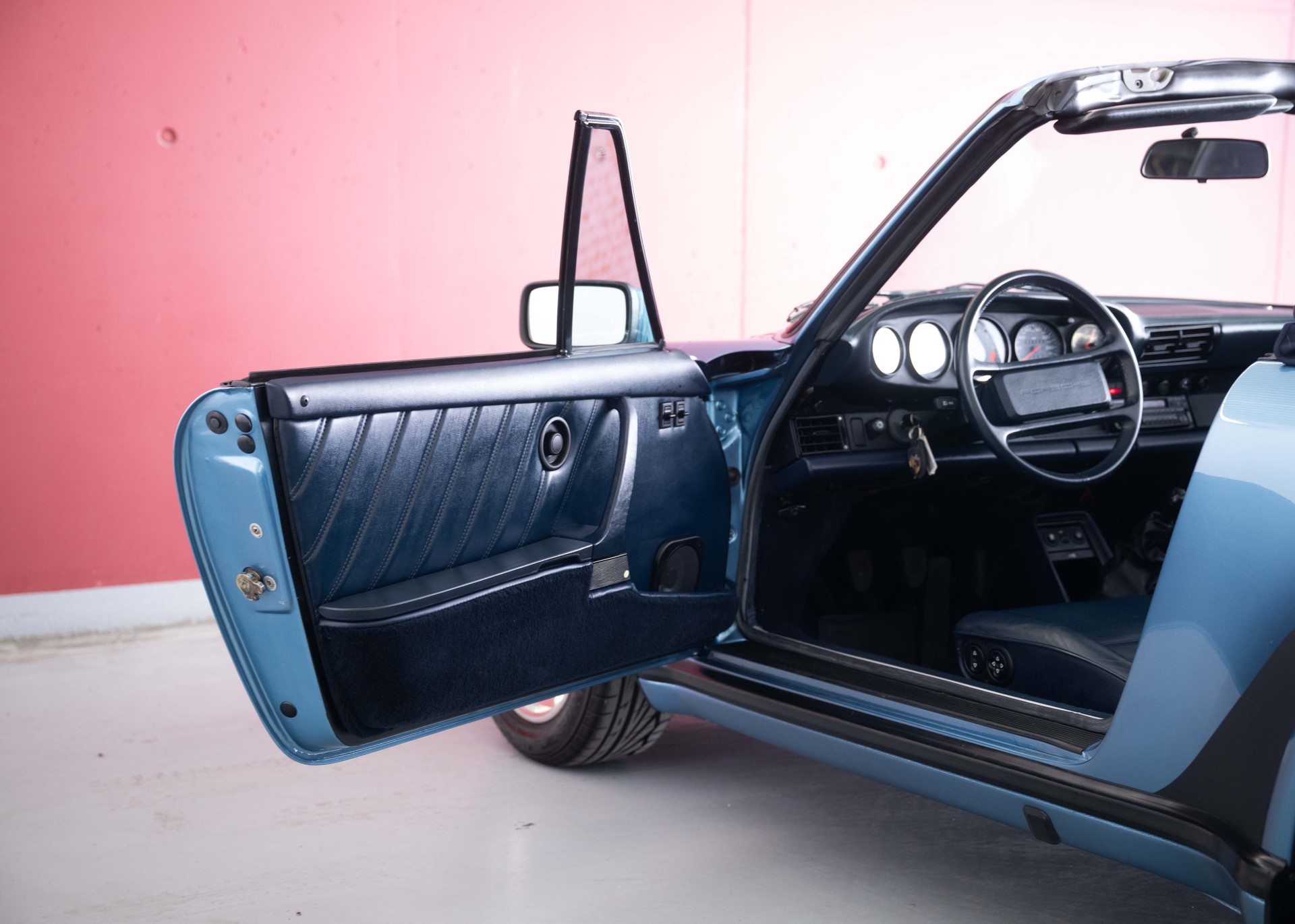 PORSCHE 911 Carrera 3.2 Cabrio WTL (100% original, certified low mileage, L999 paint, restored, fully documented)-image-30