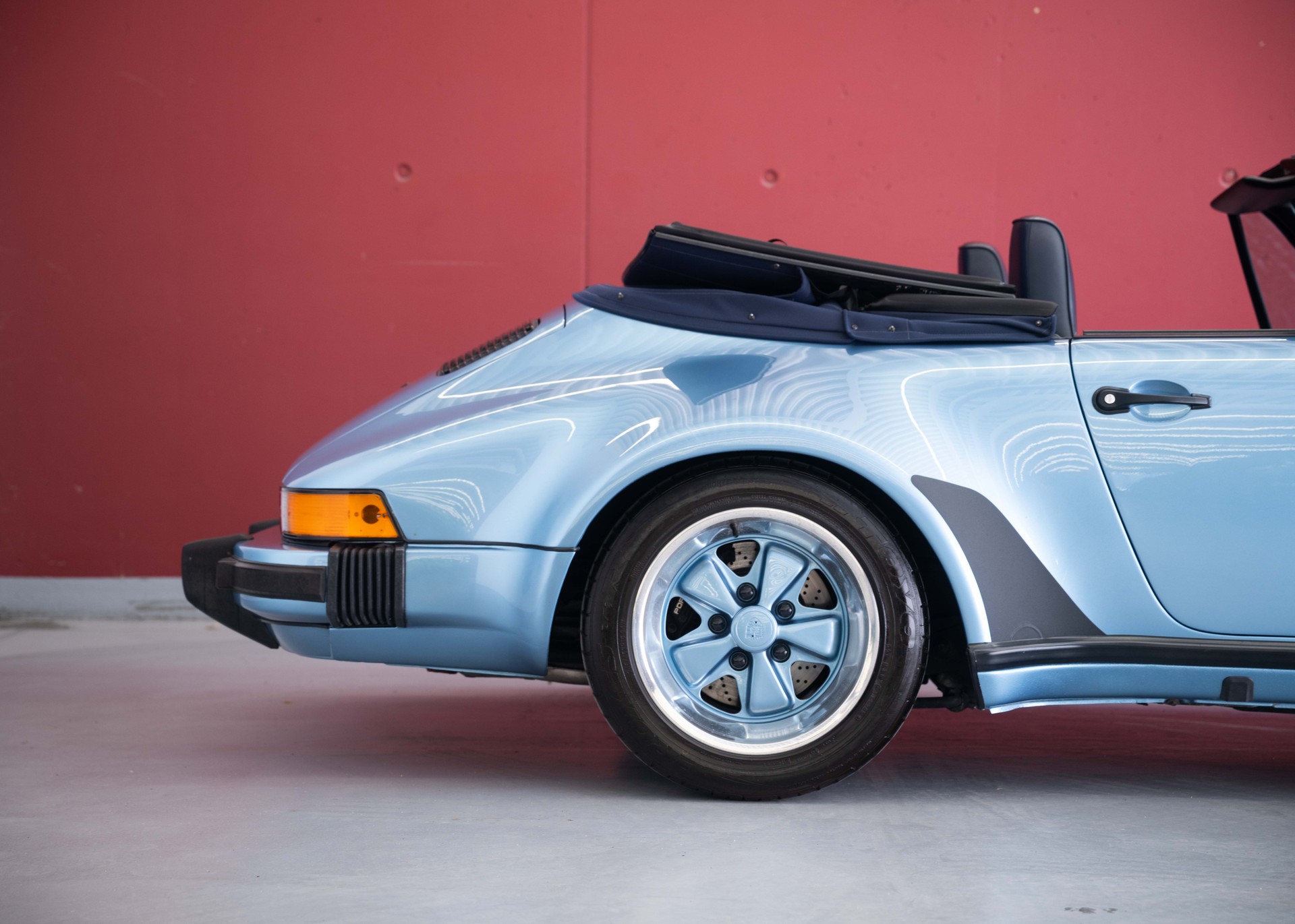PORSCHE 911 Carrera 3.2 Cabrio WTL (100% original, certified low mileage, L999 paint, restored, fully documented)-image-8