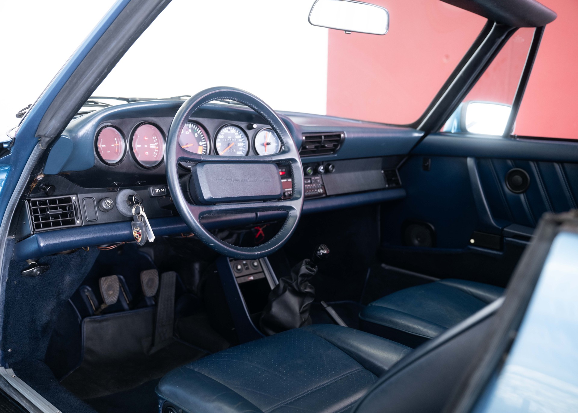 PORSCHE 911 Carrera 3.2 Cabrio WTL (100% original, certified low mileage, L999 paint, restored, fully documented)-image-19