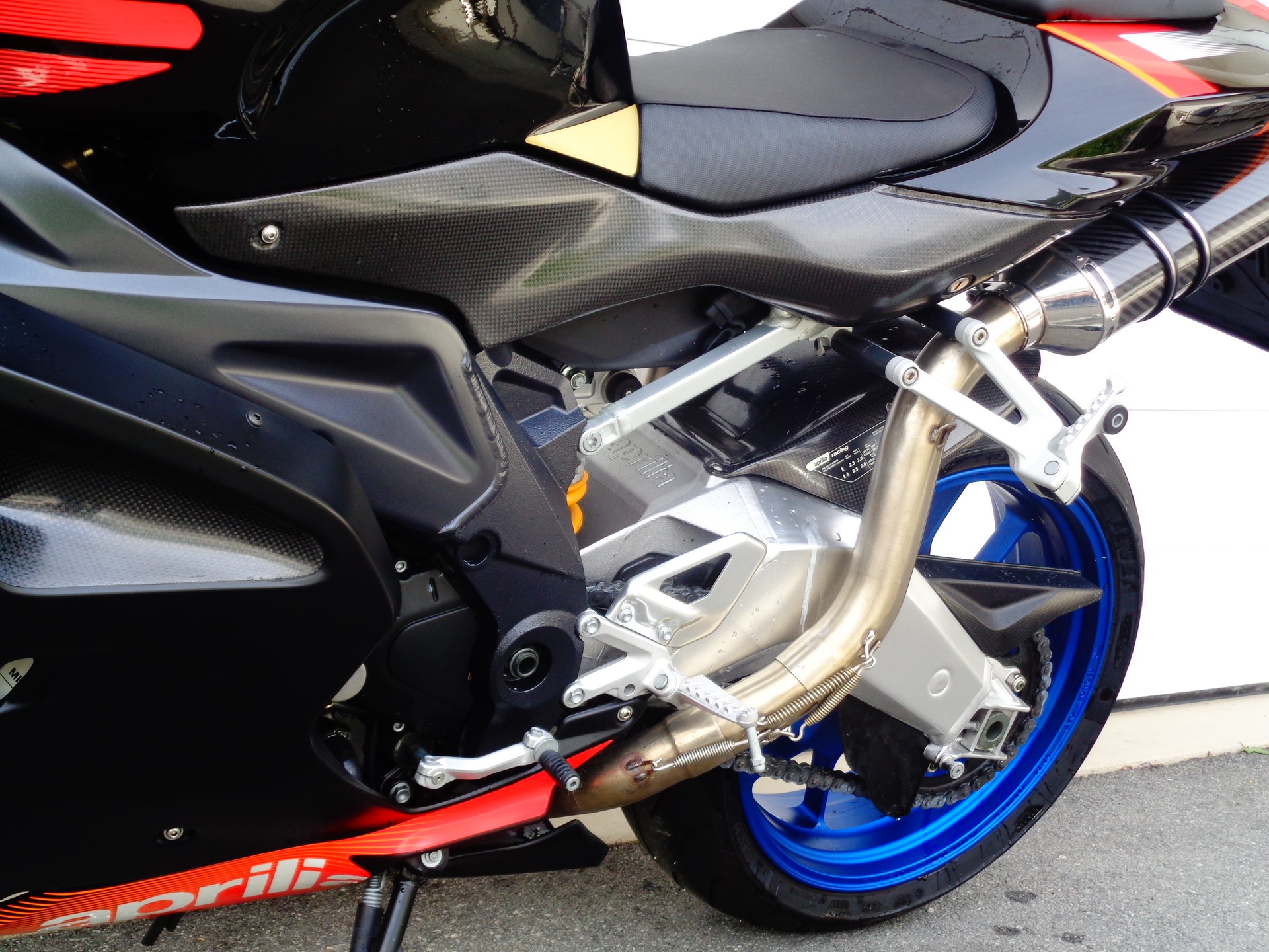 APRILIA RSV 1000 R I.E. Factory-image-10