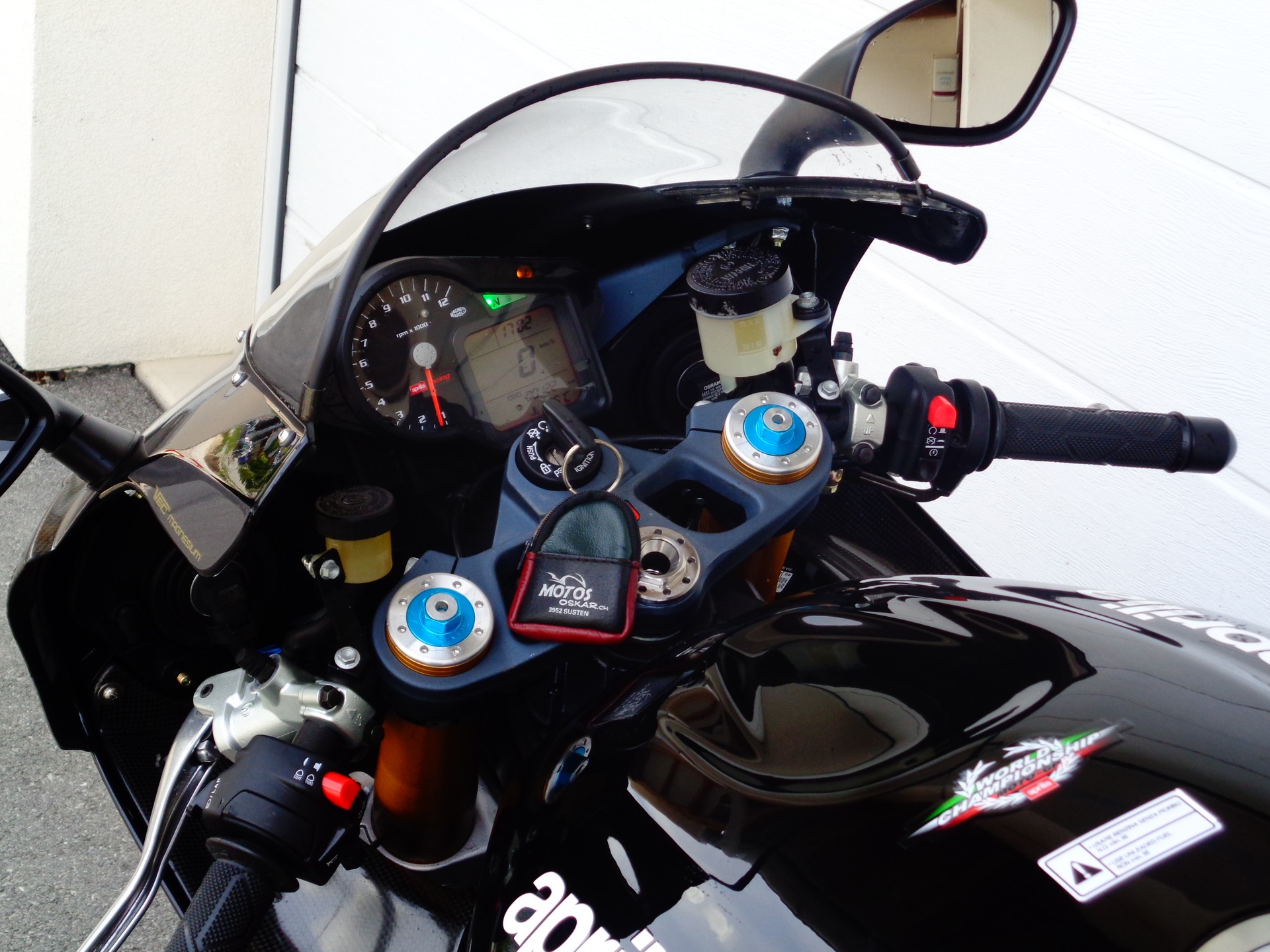 APRILIA RSV 1000 R I.E. Factory-image-7