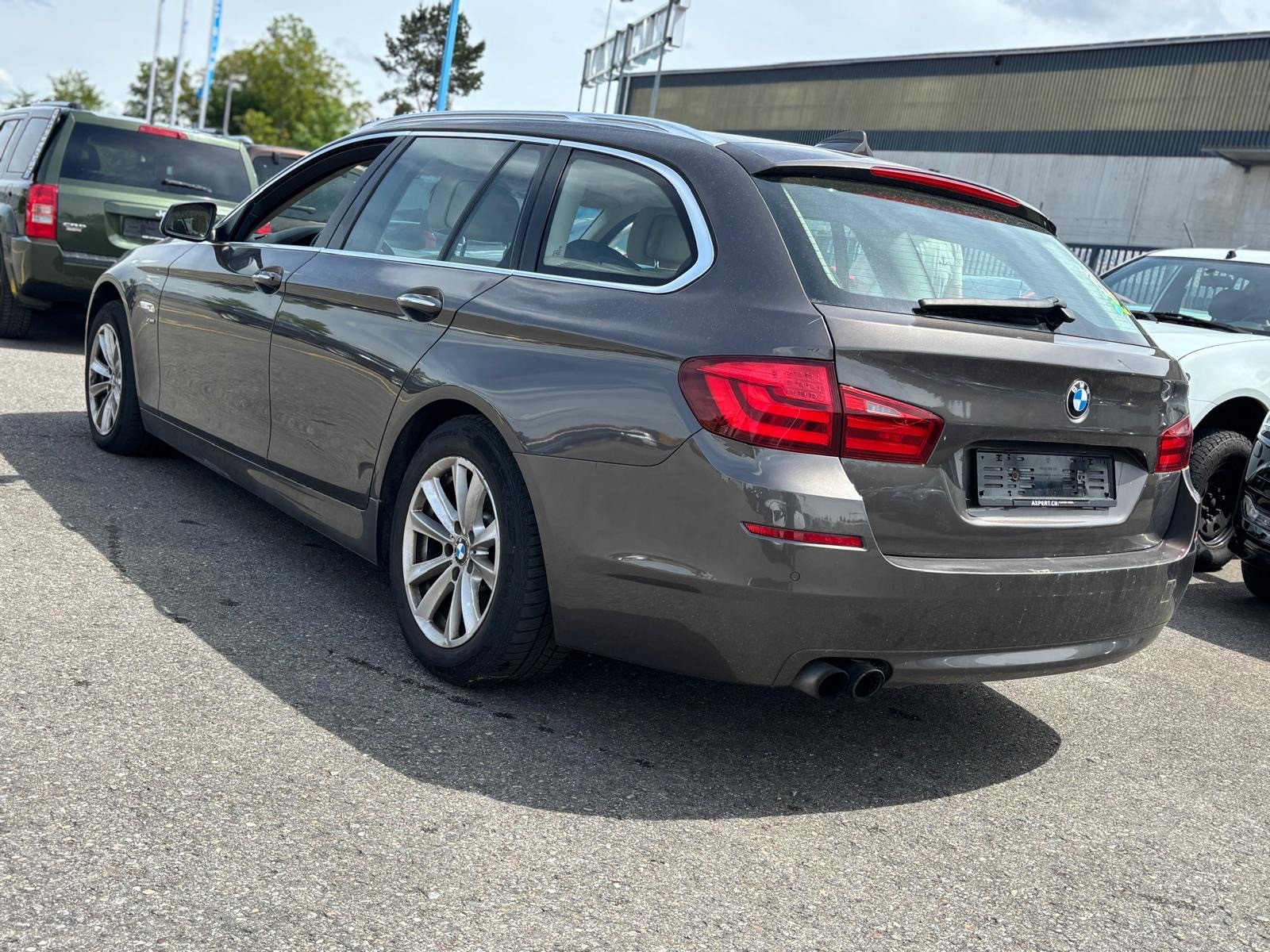 BMW 528i xDrive Touring Steptronic-image-2