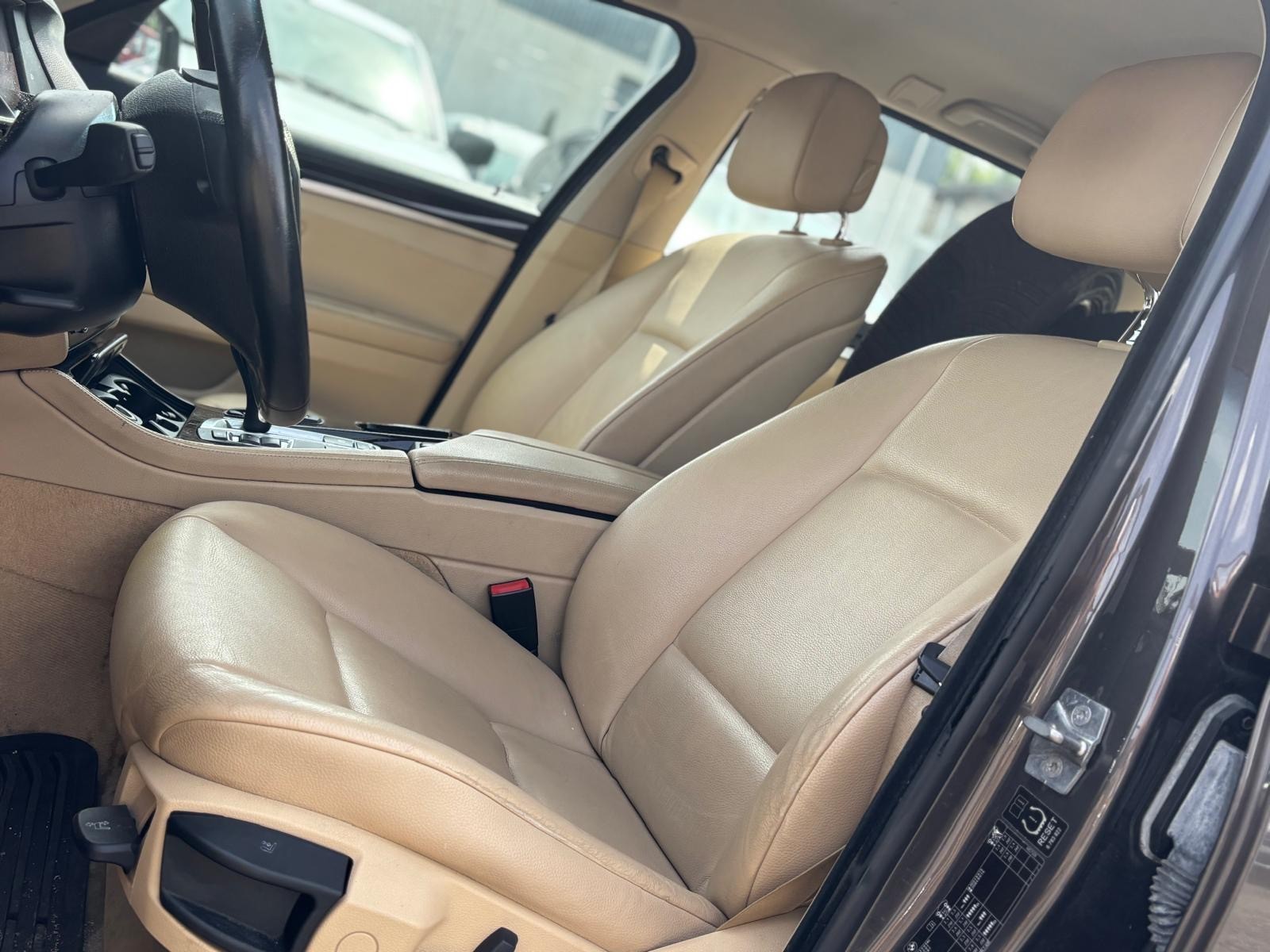 BMW 528i xDrive Touring Steptronic-image-6