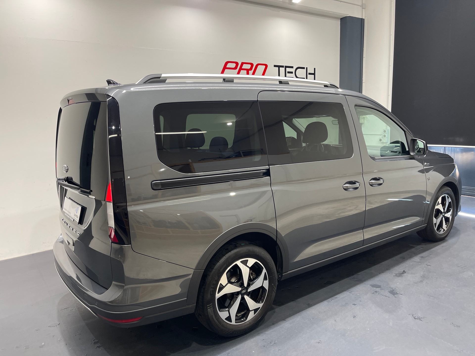 FORD Tourneo Connect 2.0 EcoBlue Active Automat *7PLATZ*-image-5