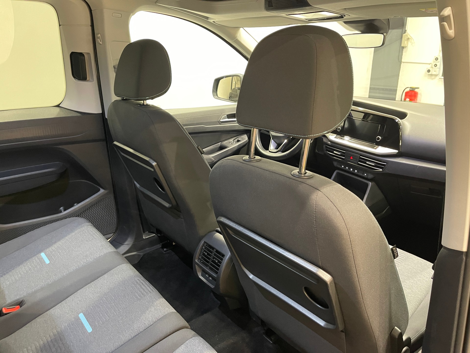 FORD Tourneo Connect 2.0 EcoBlue Active Automat *7PLATZ*-image-15
