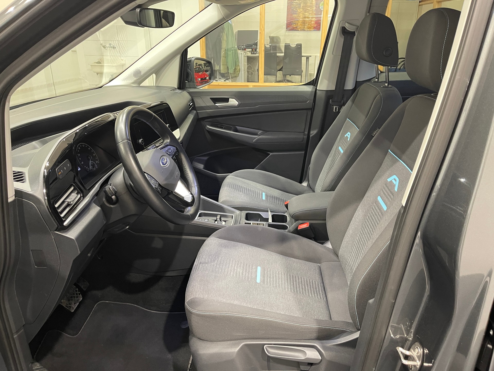 FORD Tourneo Connect 2.0 EcoBlue Active Automat *7PLATZ*-image-6