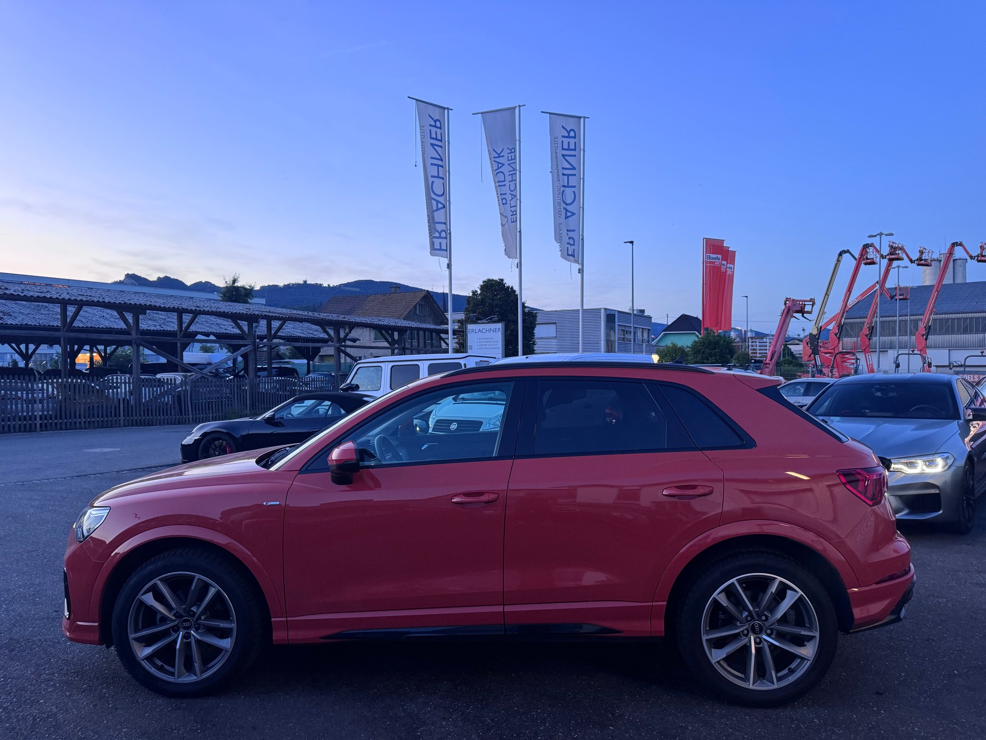 AUDI Q3 35 TDI S line quattro S-tronic-showroom-element-2