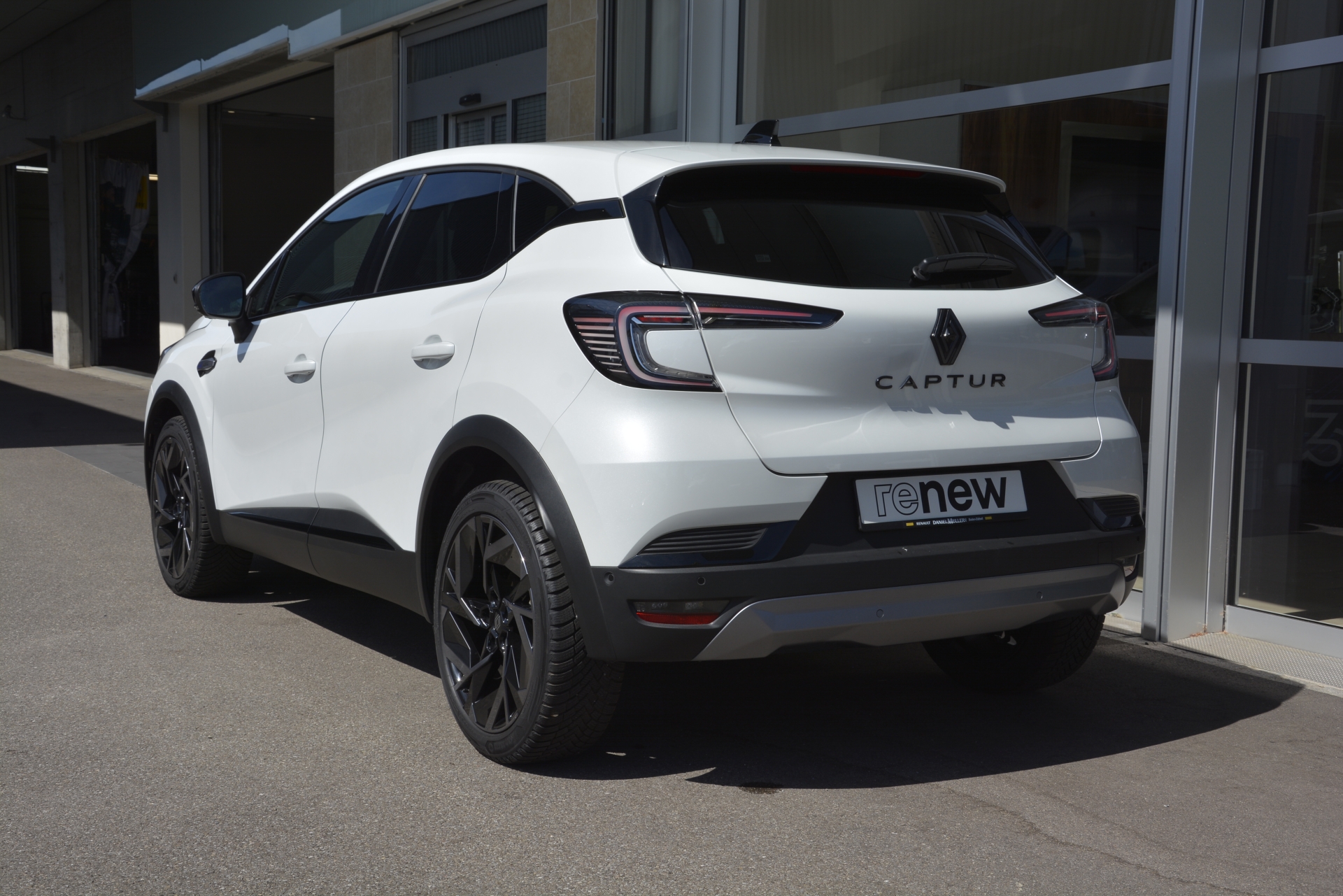 RENAULT Captur 1.3 TCe 160 esprit Alpine EDC-image-4