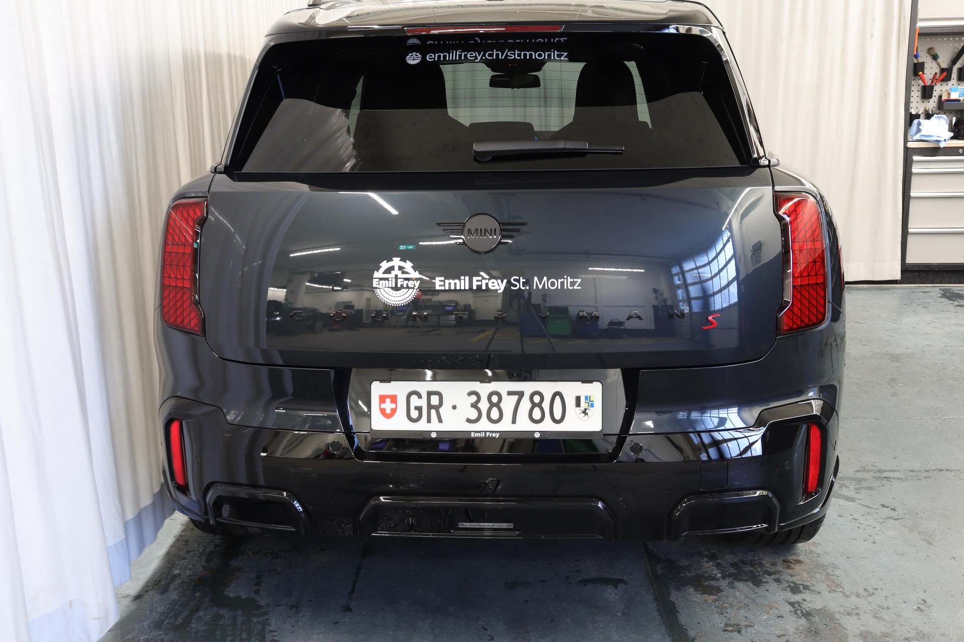 MINI Countryman U25 2.0i S ALL4-image-10