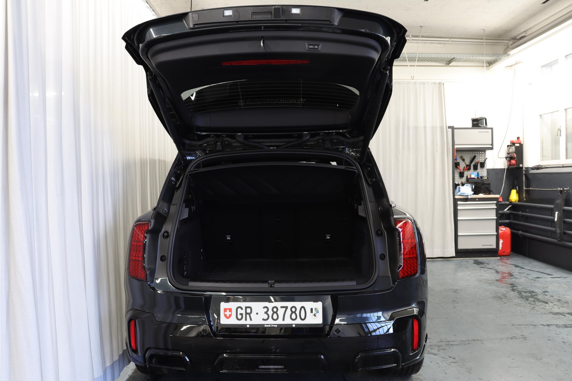 MINI Countryman U25 2.0i S ALL4-image-11