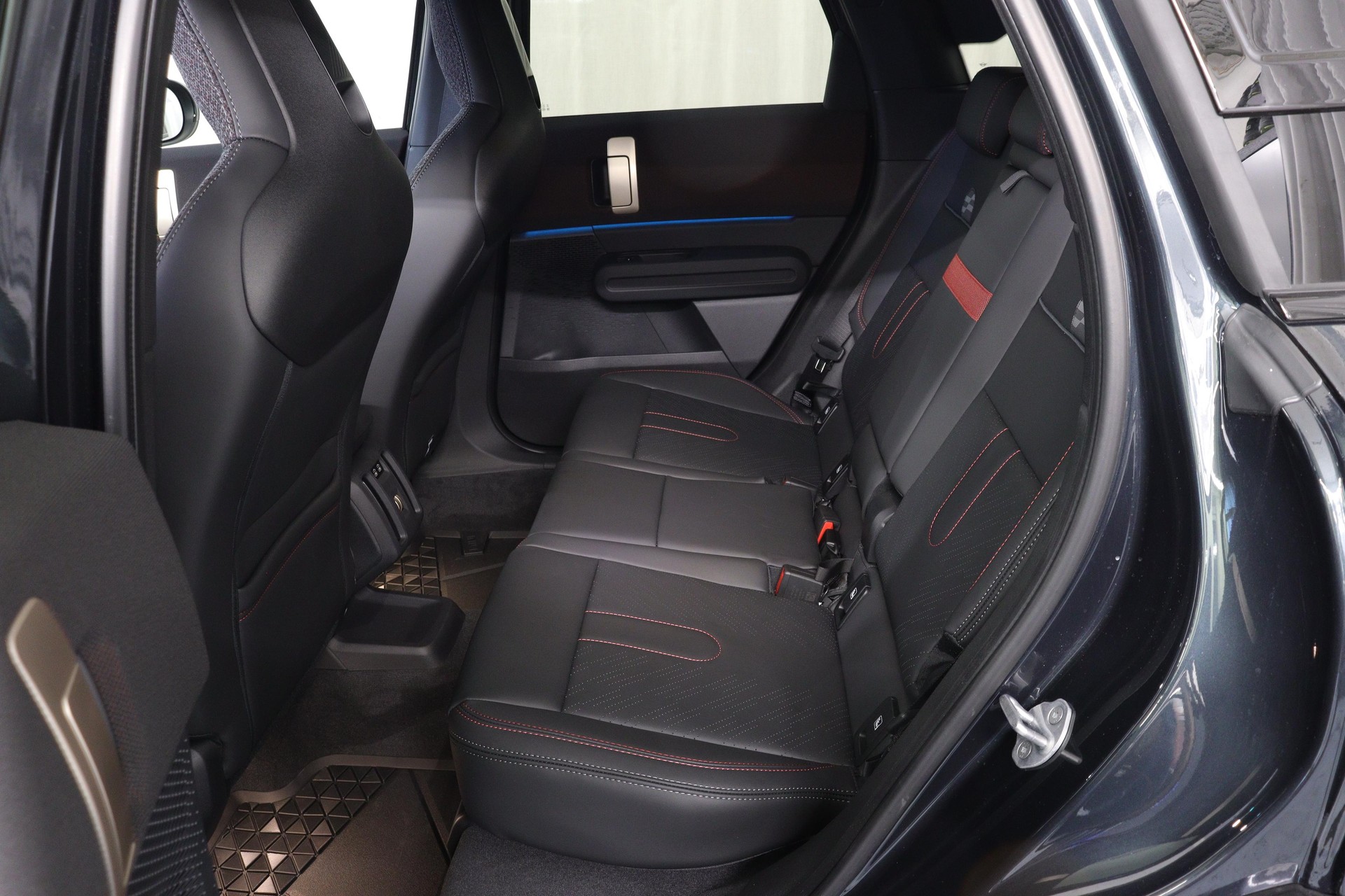 MINI Countryman U25 2.0i S ALL4-showroom-element-2