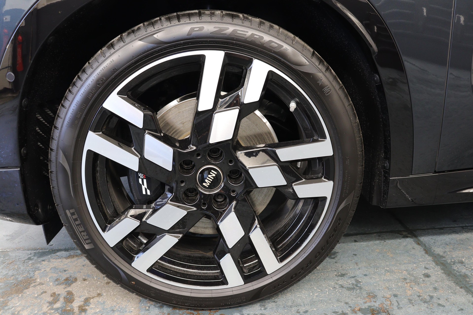 MINI Countryman U25 2.0i S ALL4-image-4