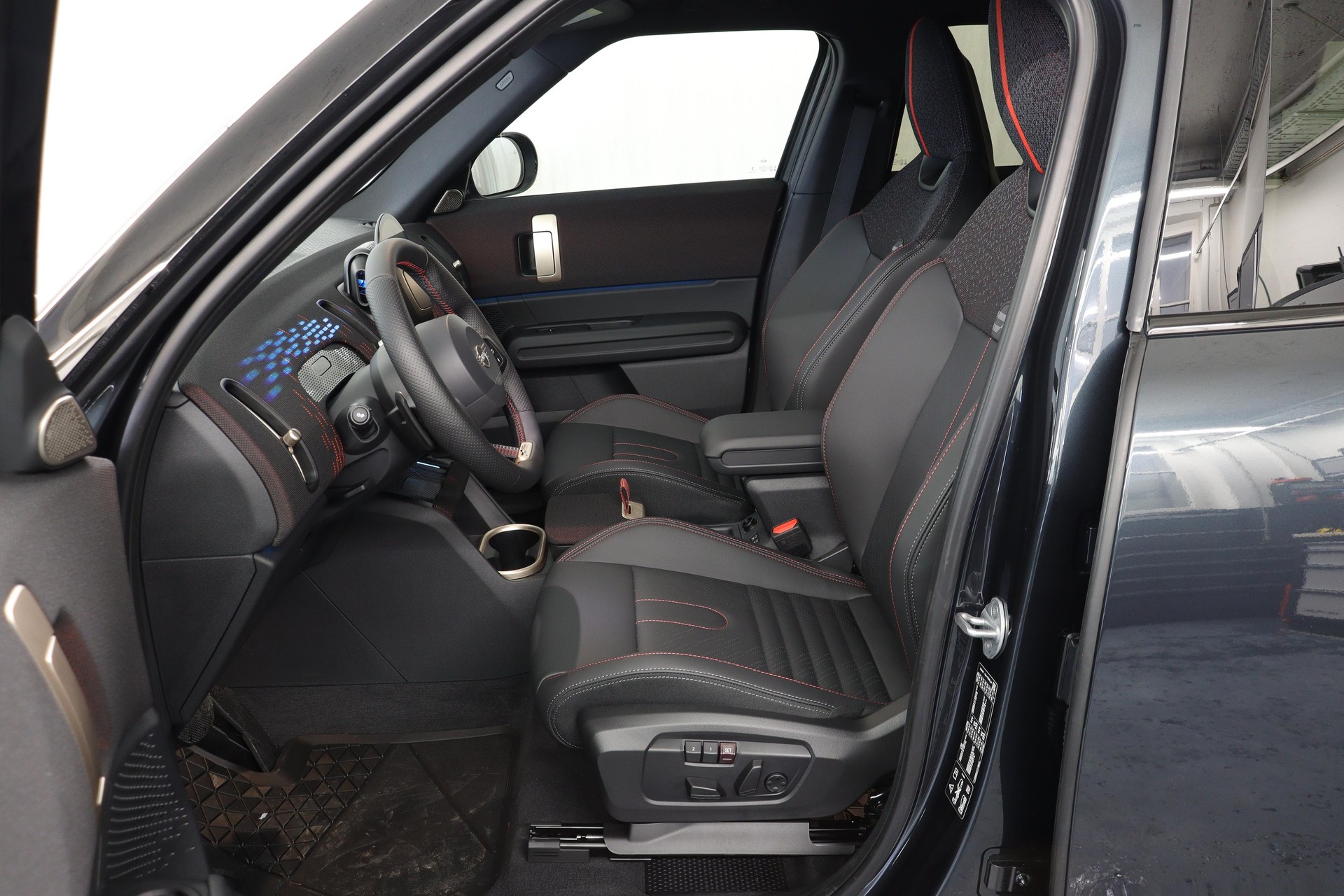 MINI Countryman U25 2.0i S ALL4-showroom-element-1