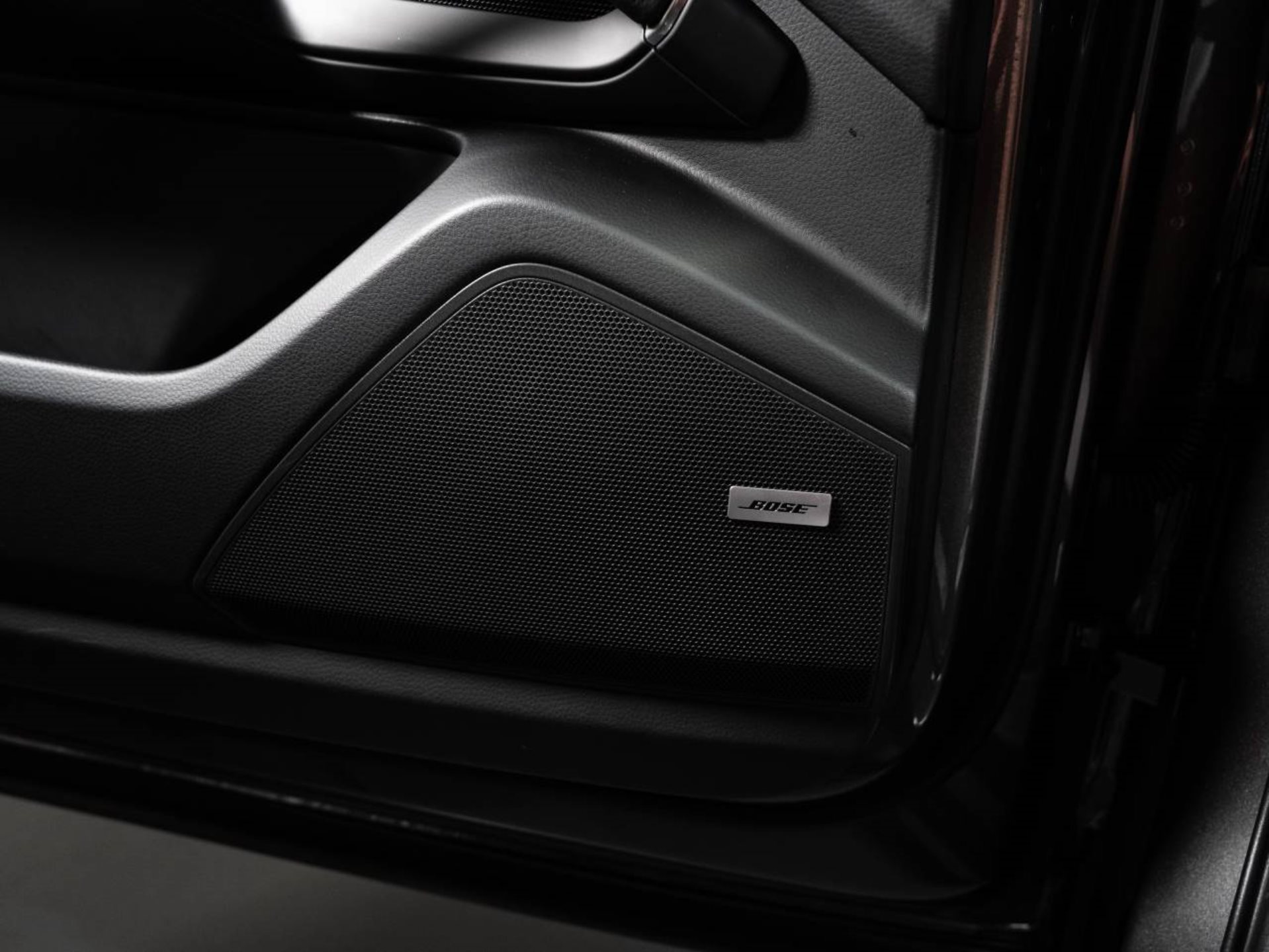 PORSCHE Cayenne (MY22)-image-15