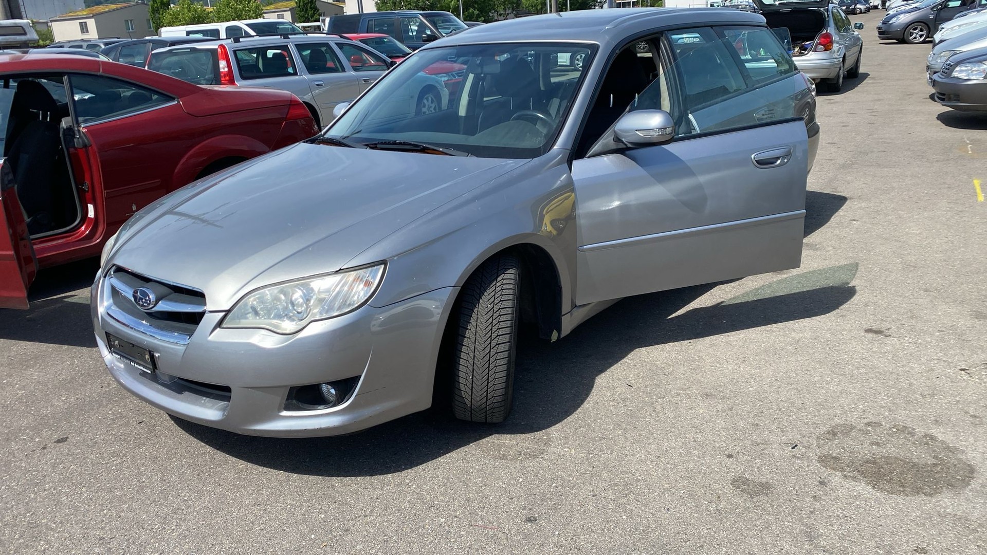 SUBARU Legacy 2.0R AWD Swiss-image-1