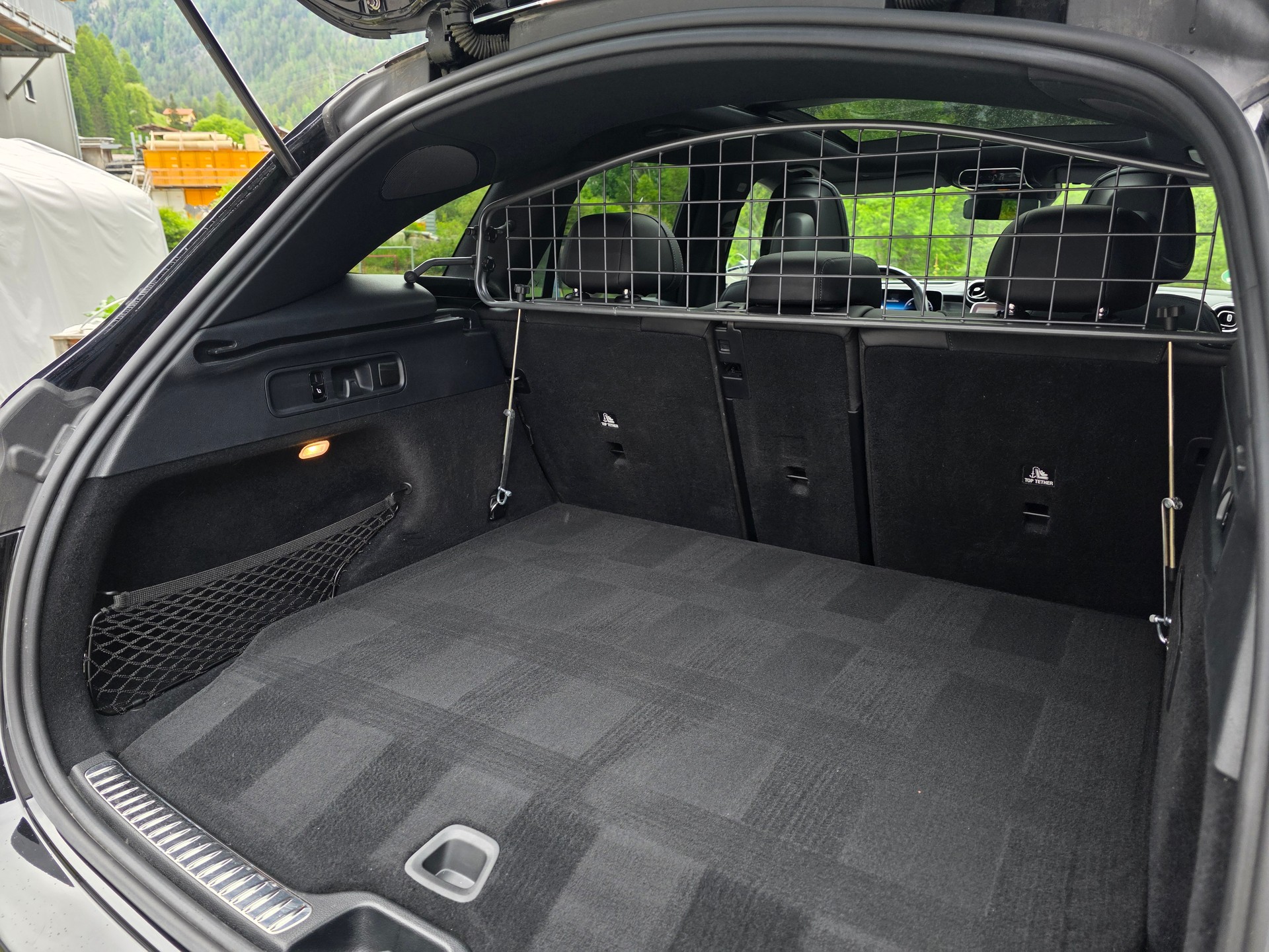 MERCEDES-BENZ GLC 300 de AMG Line 4matic-image-14