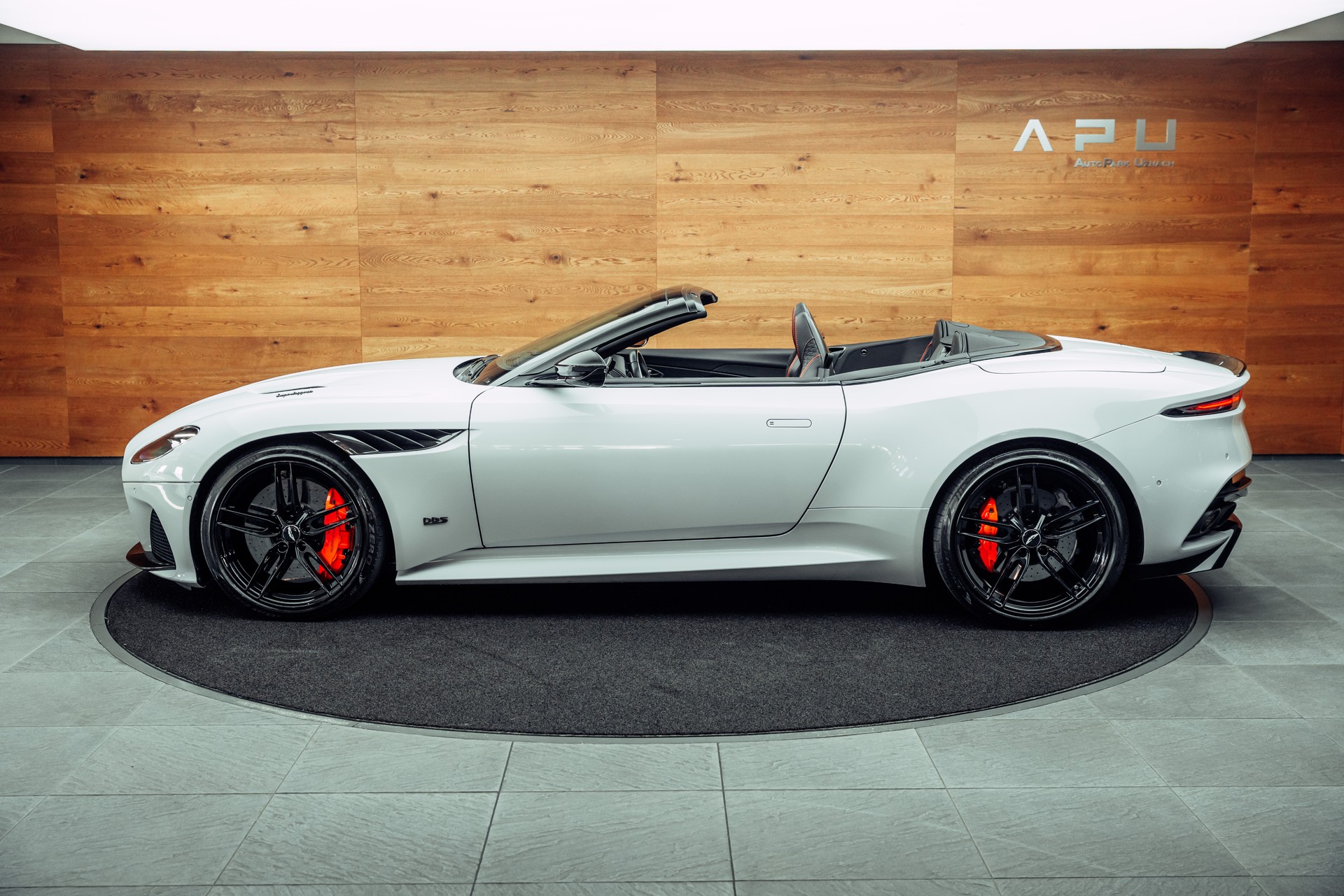 ASTON MARTIN DBS Superleggera Volante-image-10