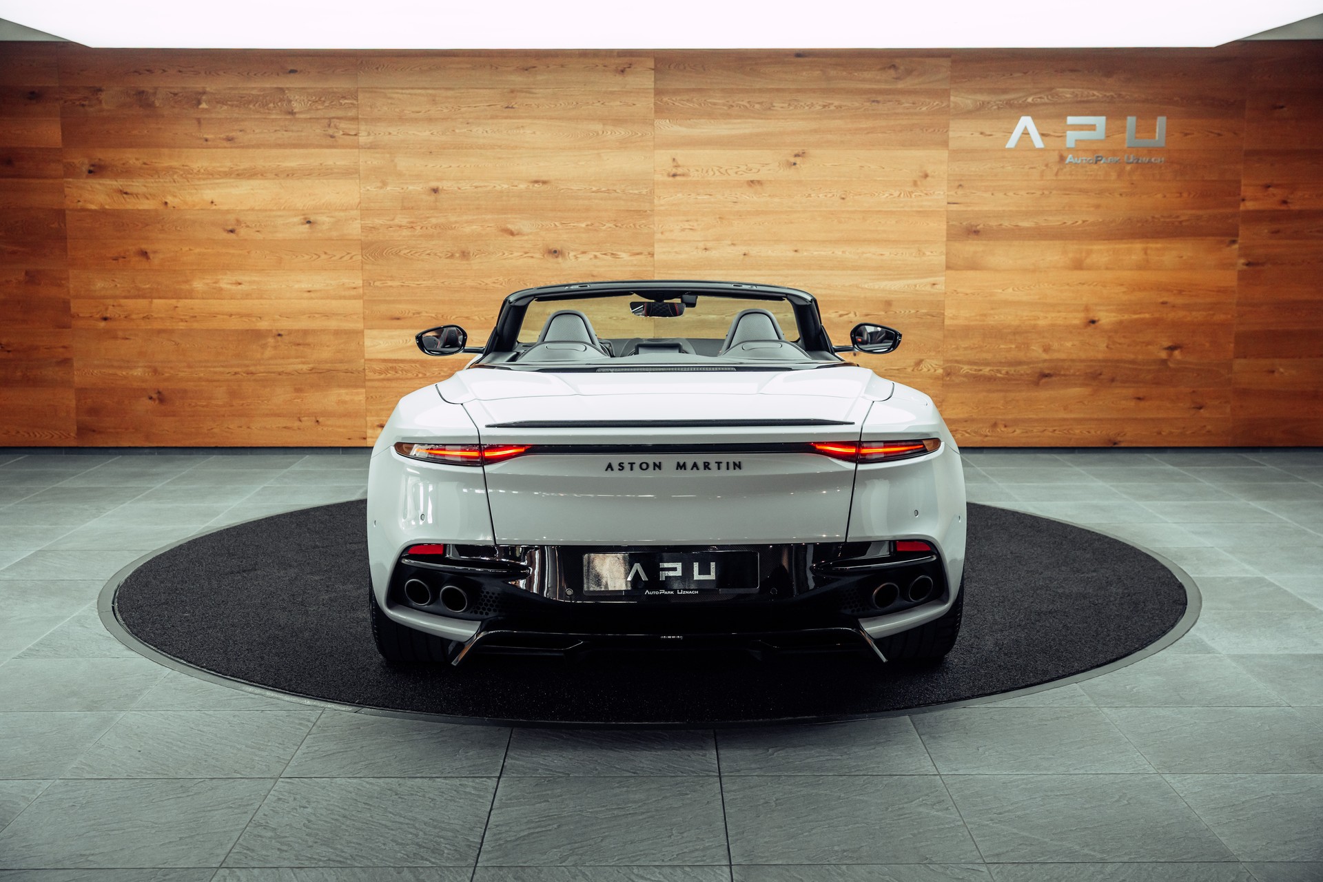 ASTON MARTIN DBS Superleggera Volante-image-25