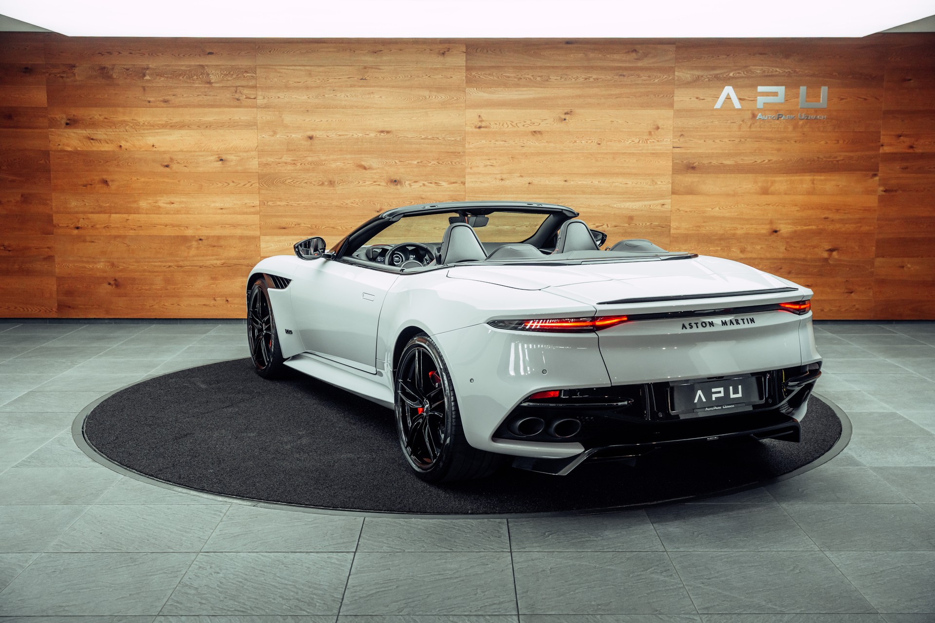 ASTON MARTIN DBS Superleggera Volante-showroom-element-2