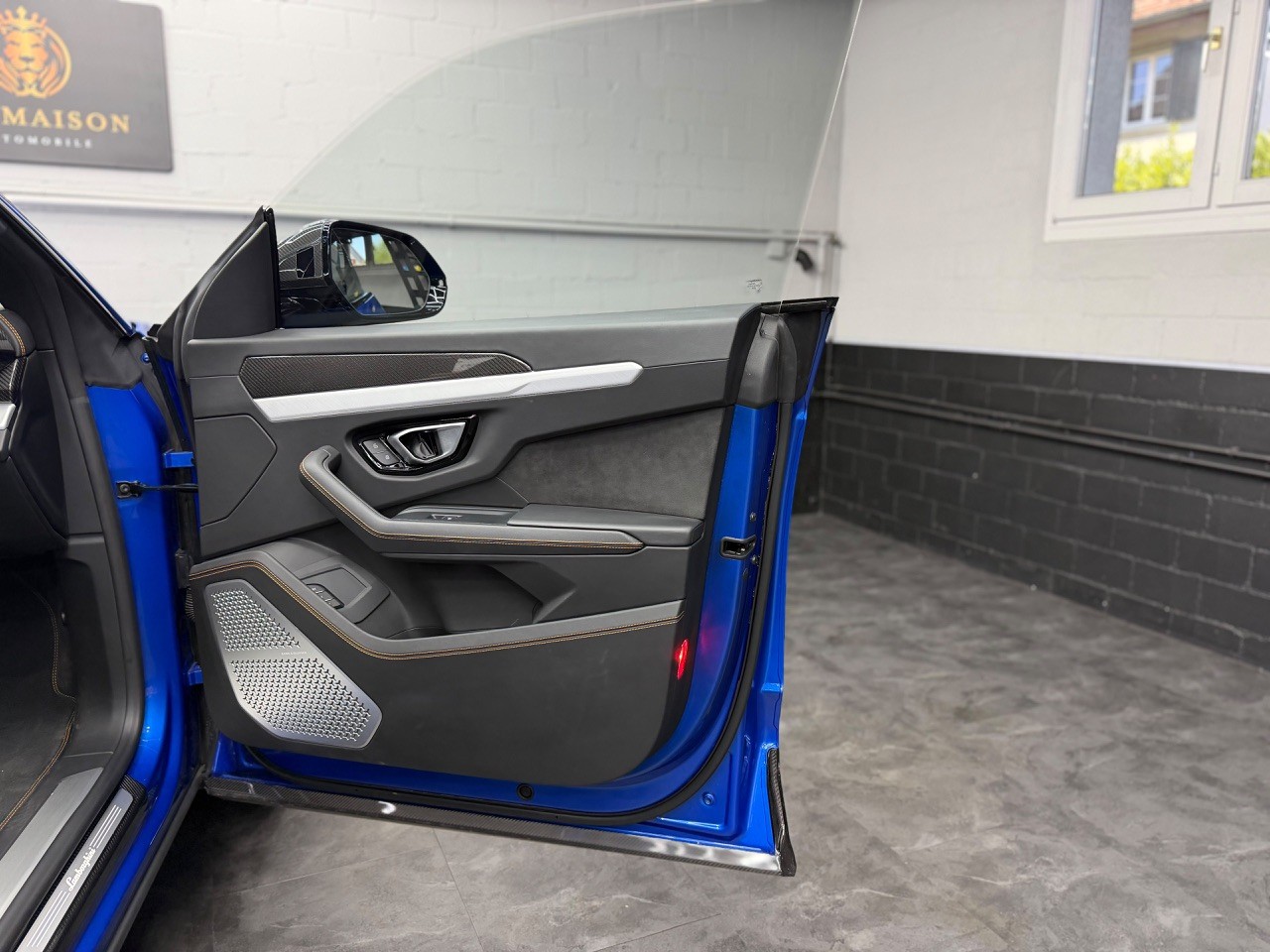 LAMBORGHINI Urus E-Gear | Akrapovic | Full Carbon | Panorama Dach | Lambo Garantie-image-24