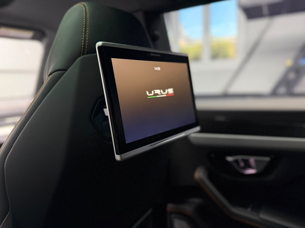 LAMBORGHINI Urus E-Gear | Akrapovic | Full Carbon | Panorama Dach | Lambo Garantie-image-22