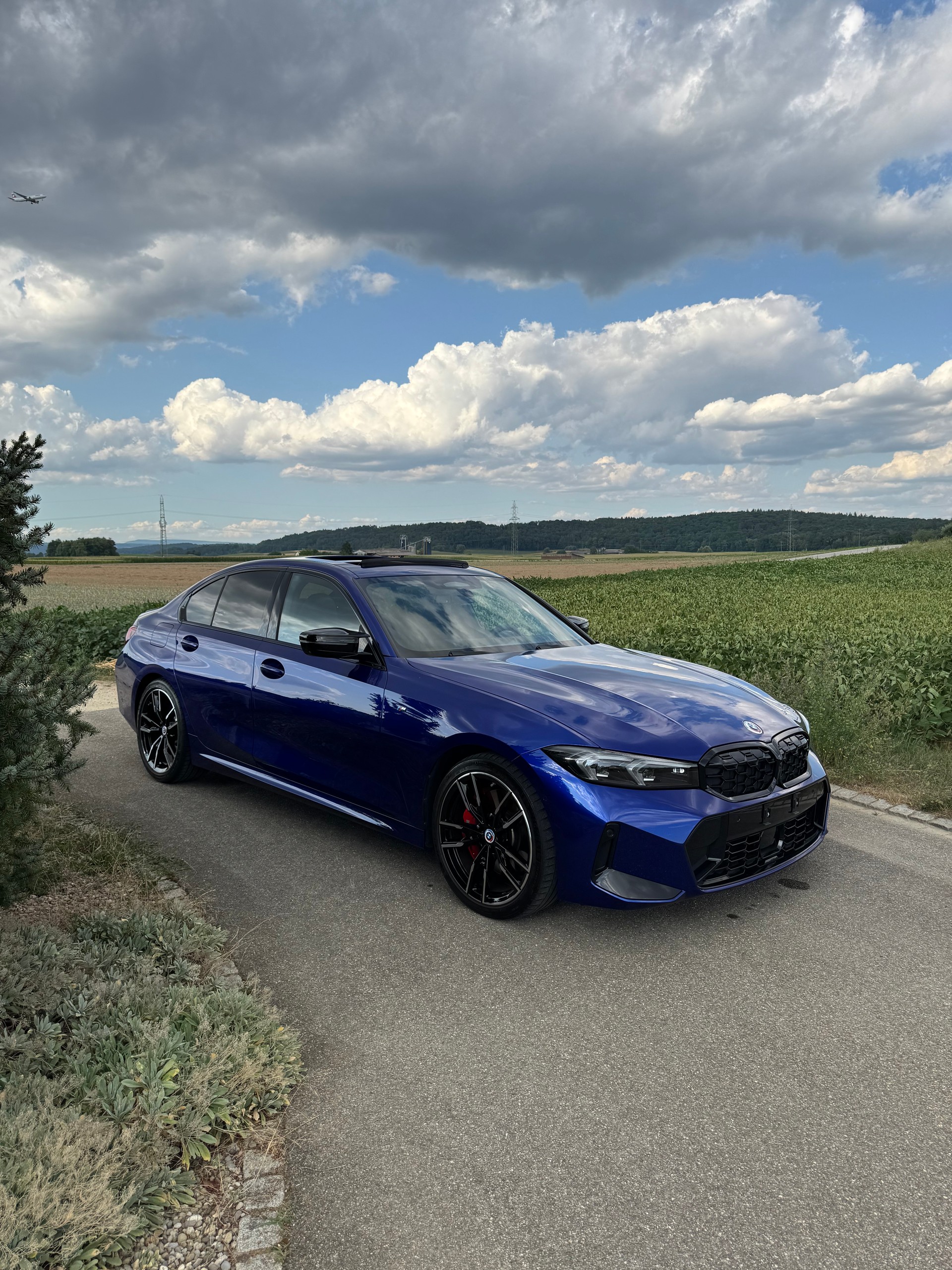 BMW M340i xDrive - San Marino Blau