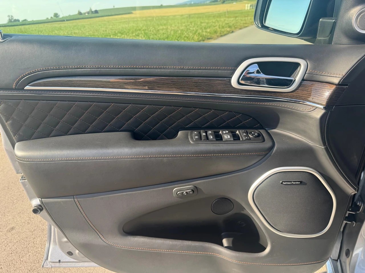JEEP Grand Cherokee 3.0 CRD Summit Automatic-image-9