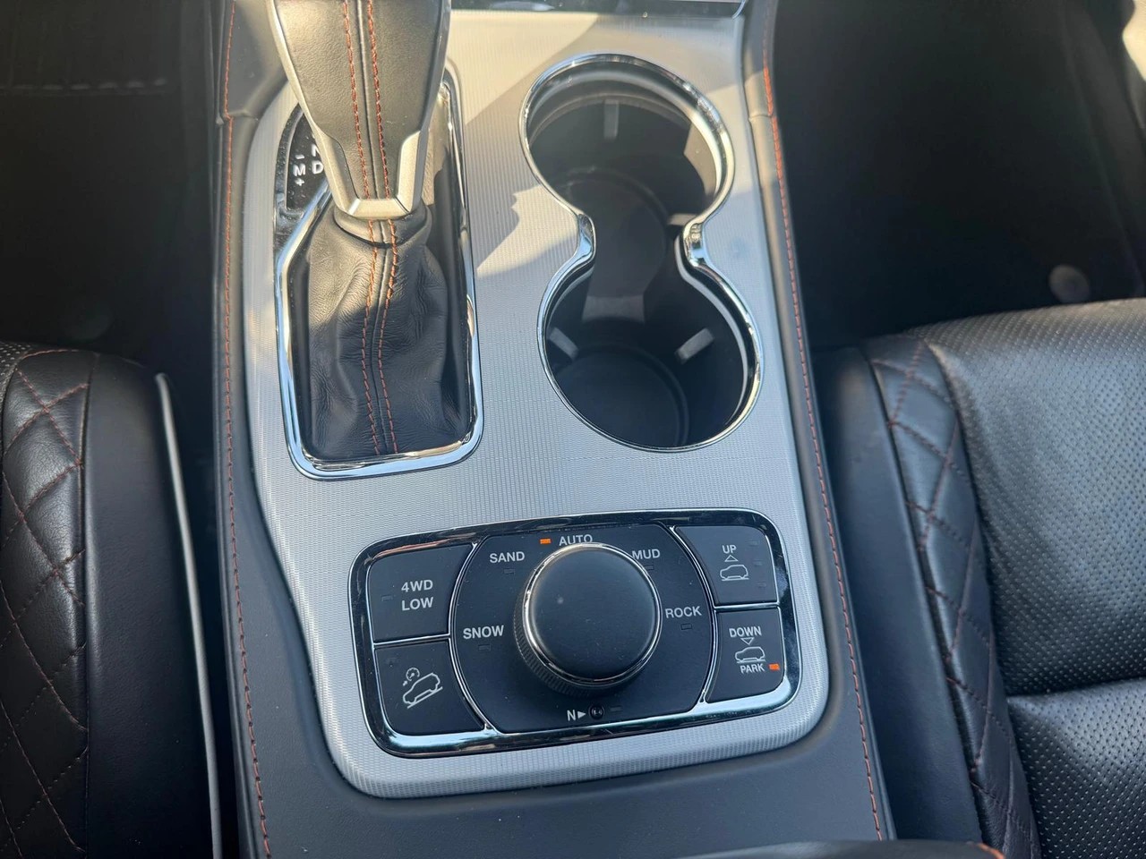 JEEP Grand Cherokee 3.0 CRD Summit Automatic-image-18