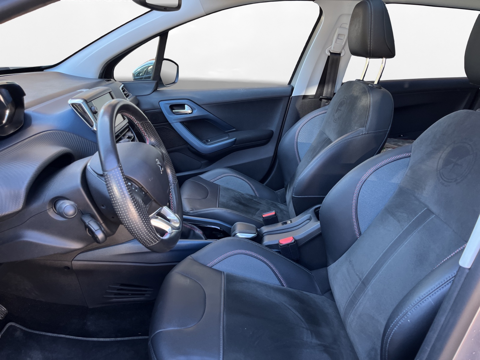PEUGEOT 2008 1.6 VTI Crossway-image-8
